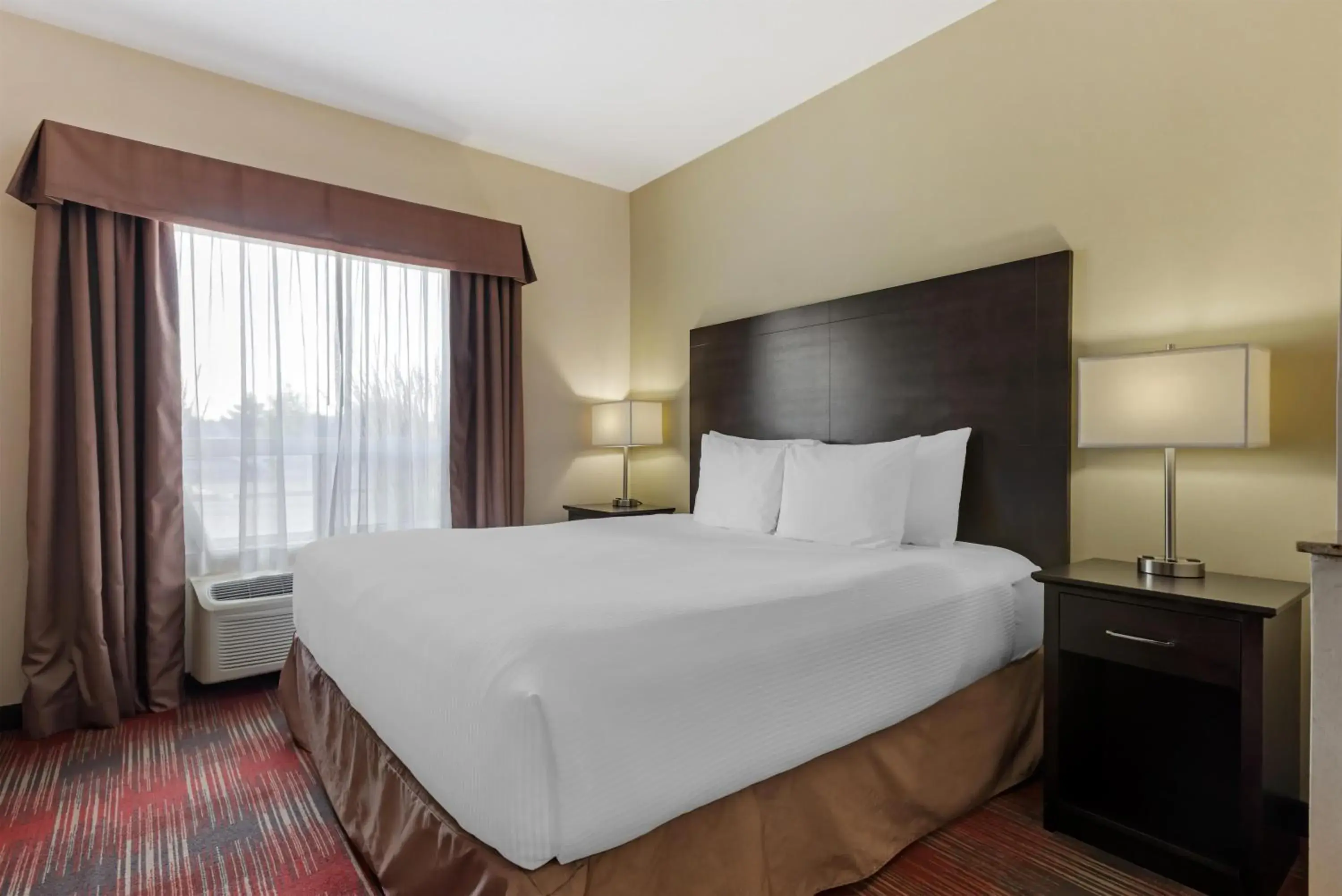 Bedroom, Bed in Best Western Plus Red Deer Inn & Suite Bedroom, Bed in Best Western Plus Red Deer Inn & Suite