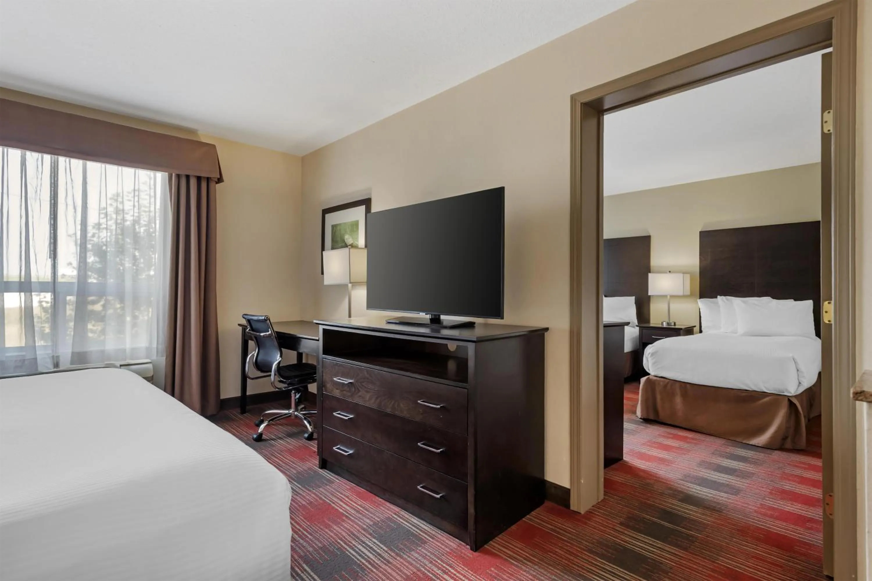 Bedroom, Bed in Best Western Plus Red Deer Inn & Suite