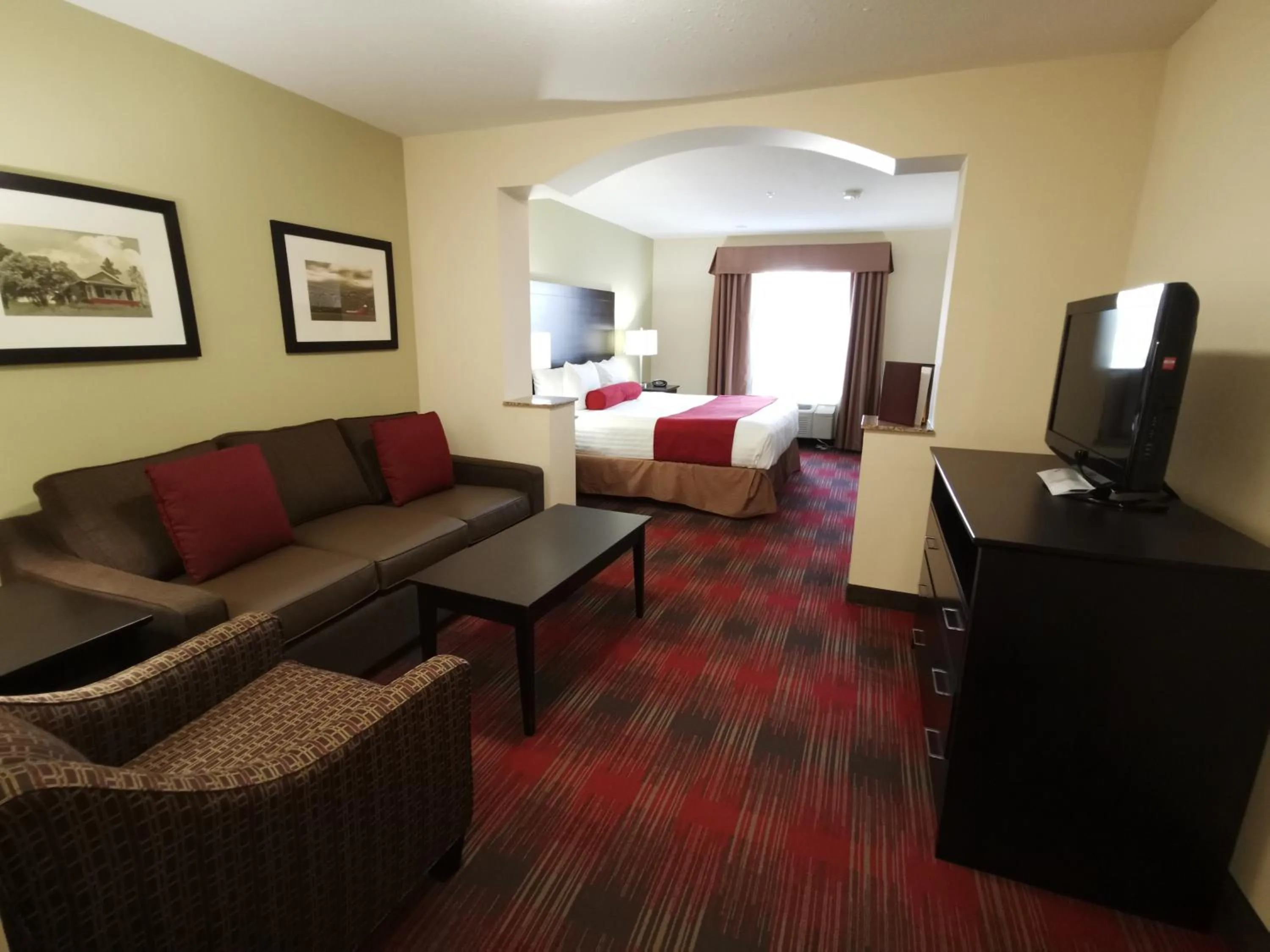 Seating area in Best Western Plus Red Deer Inn & Suite