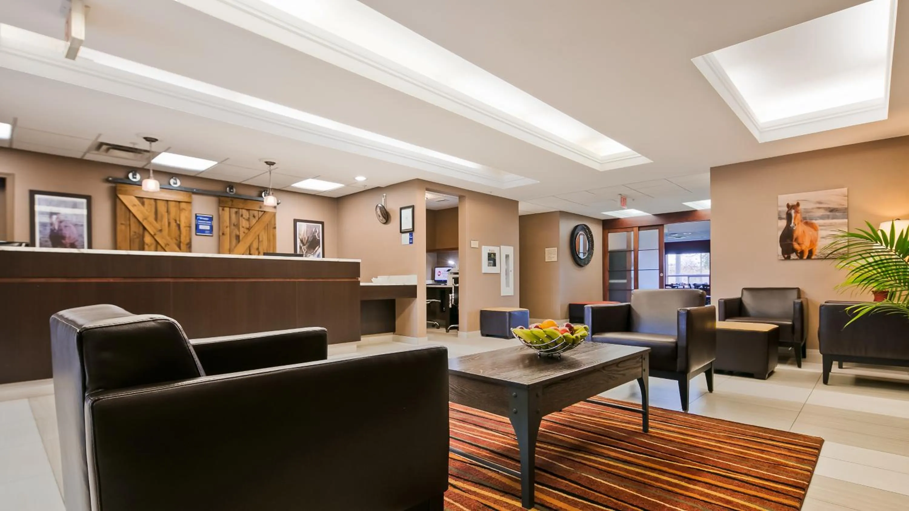 Lobby or reception in Best Western Plus Red Deer Inn & Suite