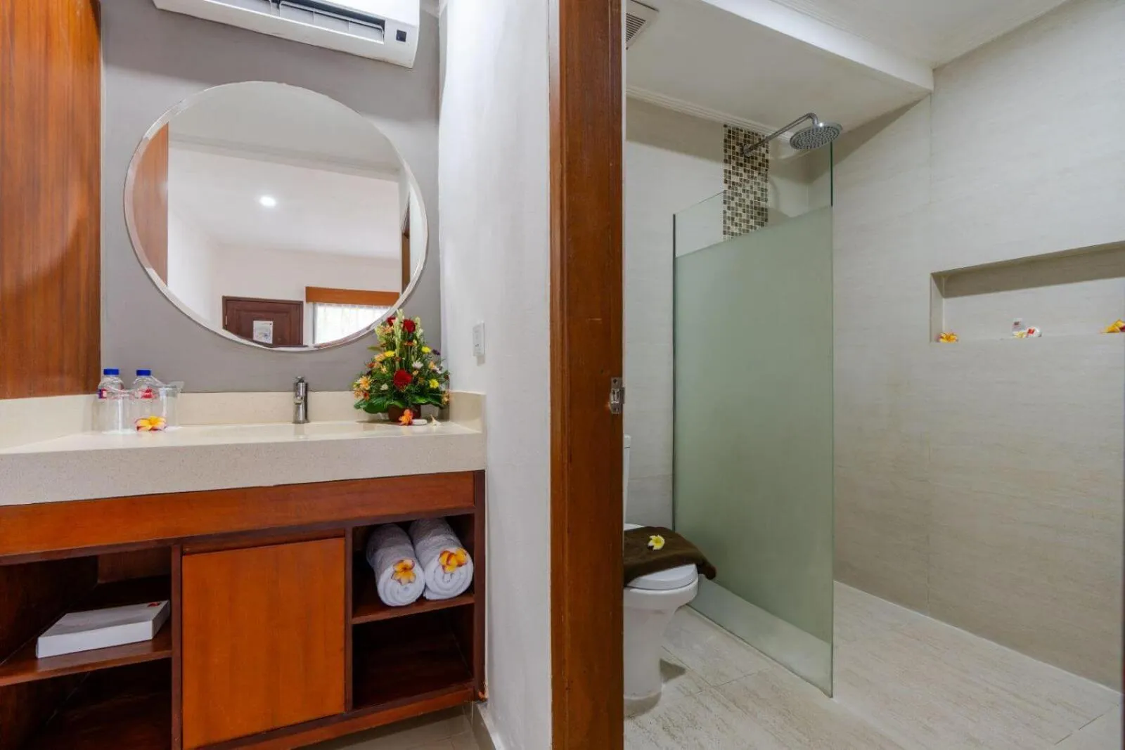 Bathroom in Dewi Sri Hotel