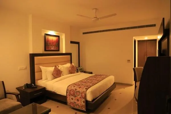Bed in Hotel Natraj Rishikesh