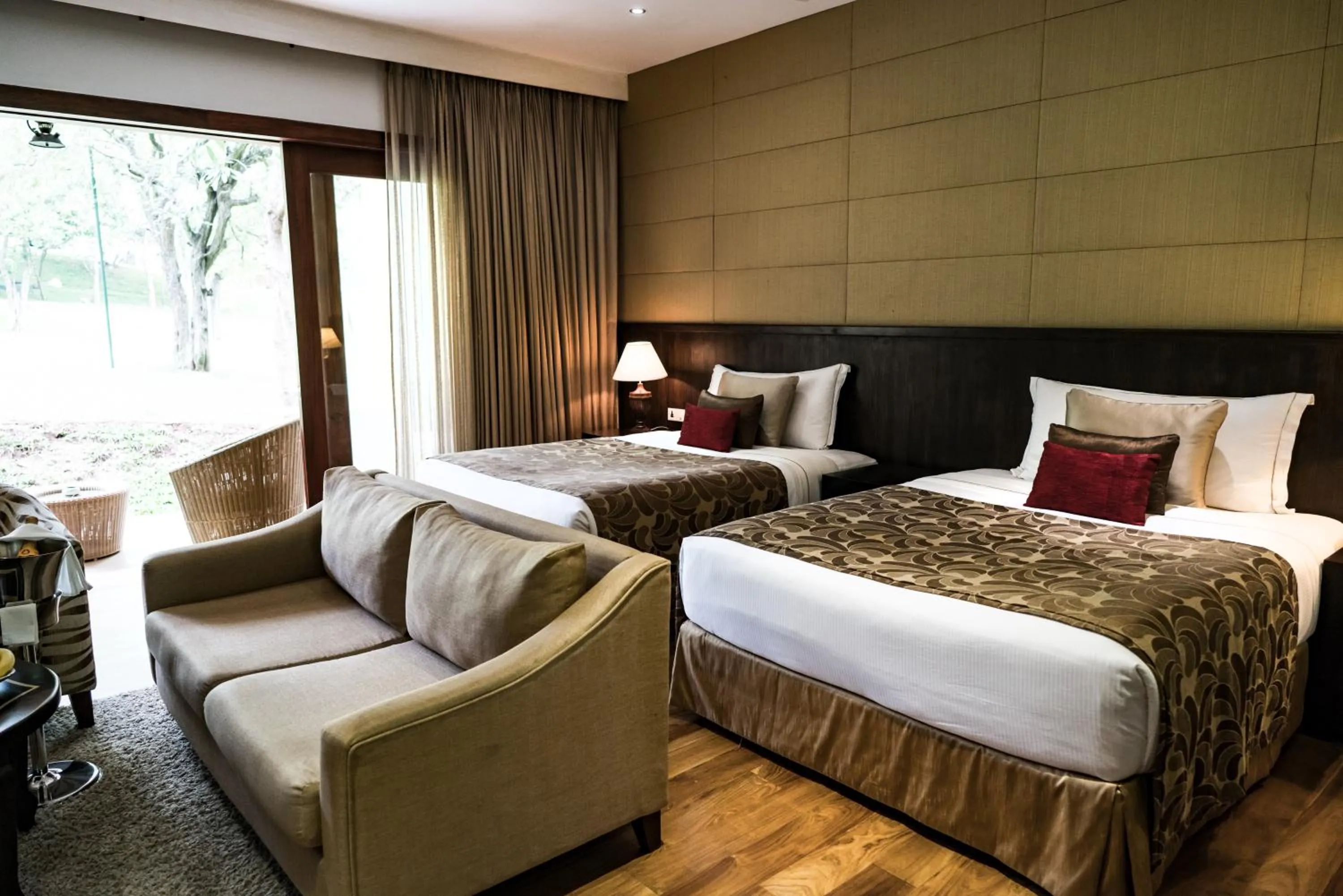 Bed in Amaya Lake Dambulla