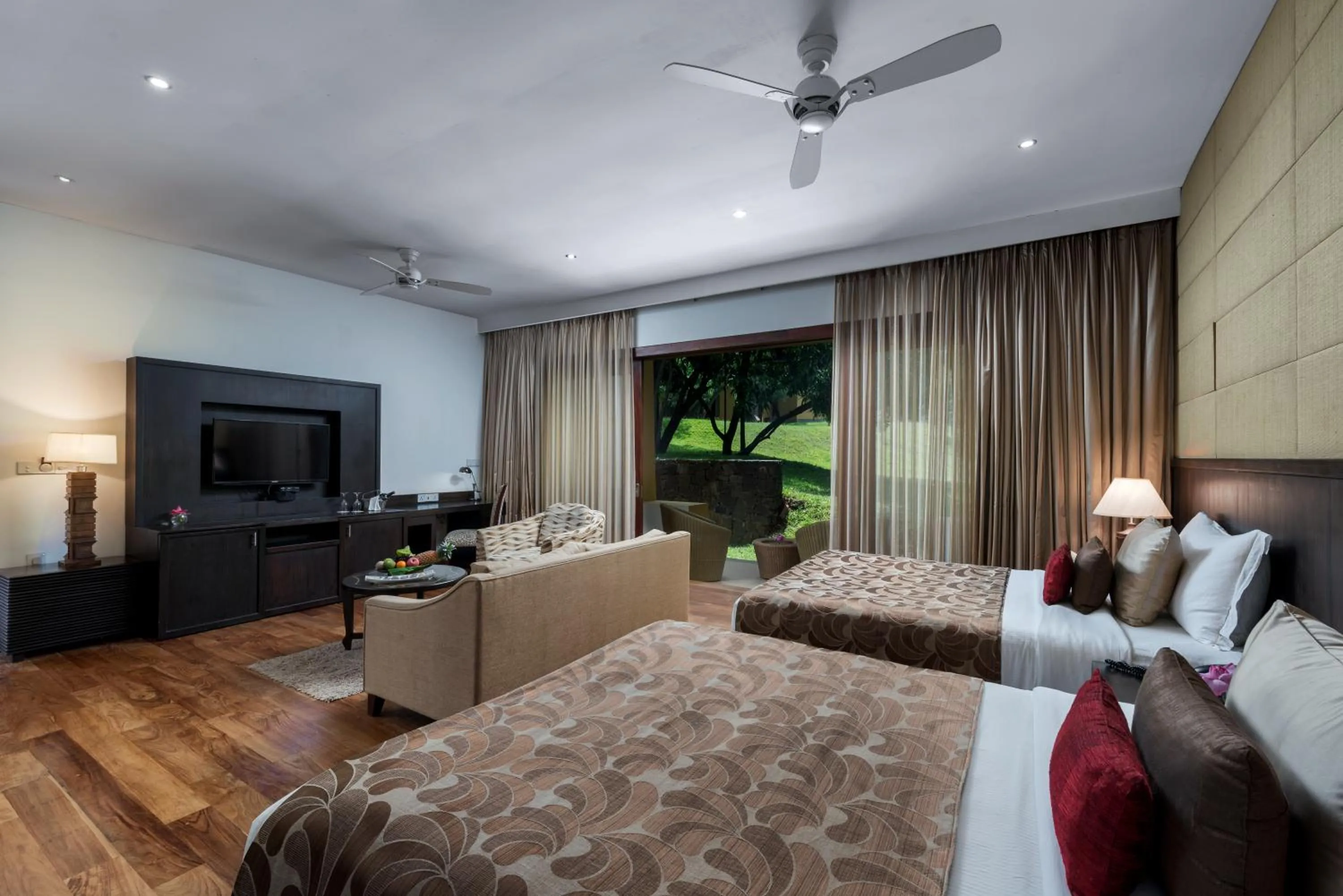 Bedroom, Bed in Amaya Lake Dambulla