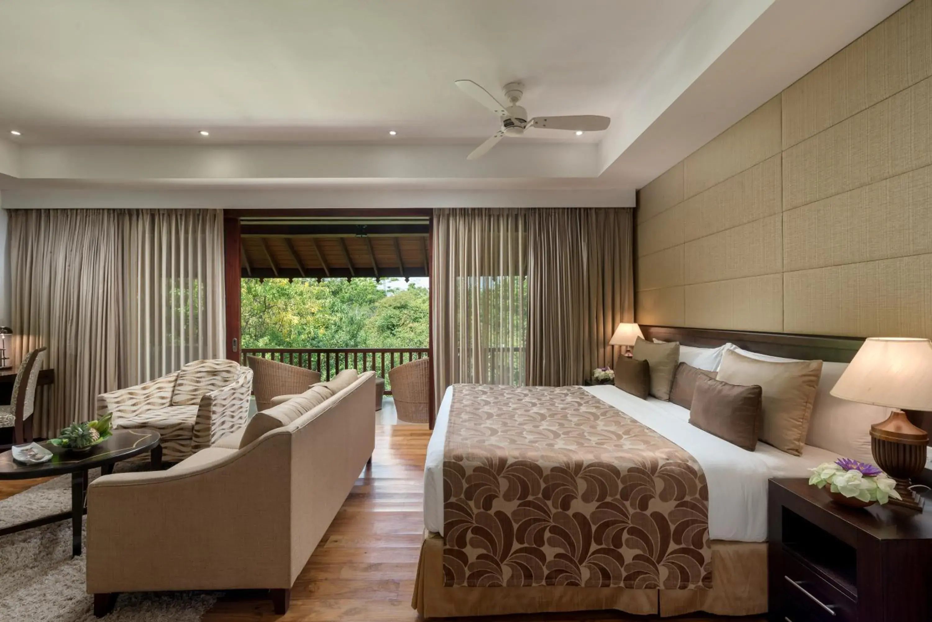 Bedroom, Bed in Amaya Lake Dambulla Bedroom, Bed in Amaya Lake Dambulla