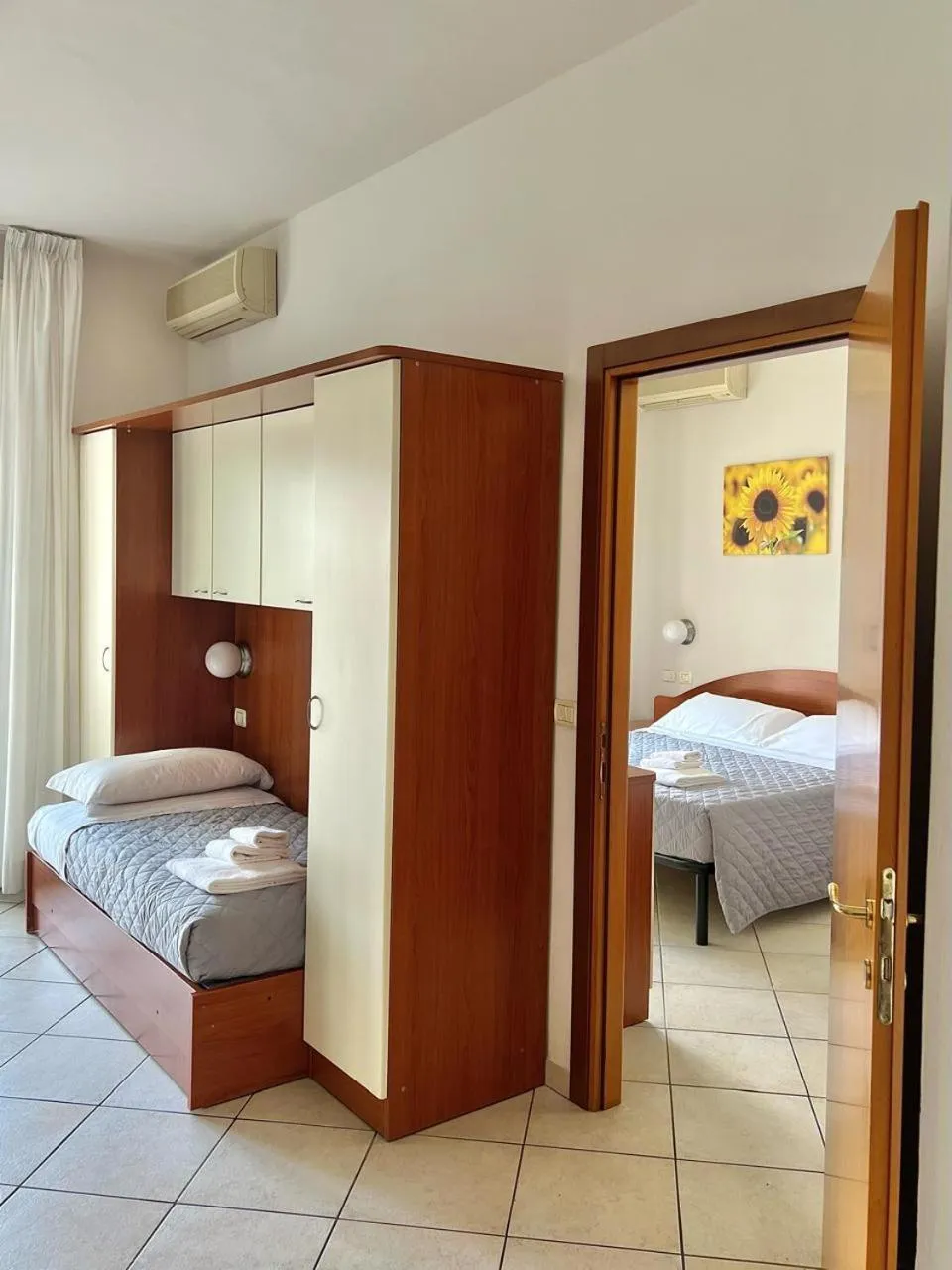 Bed in Residence I Girasoli