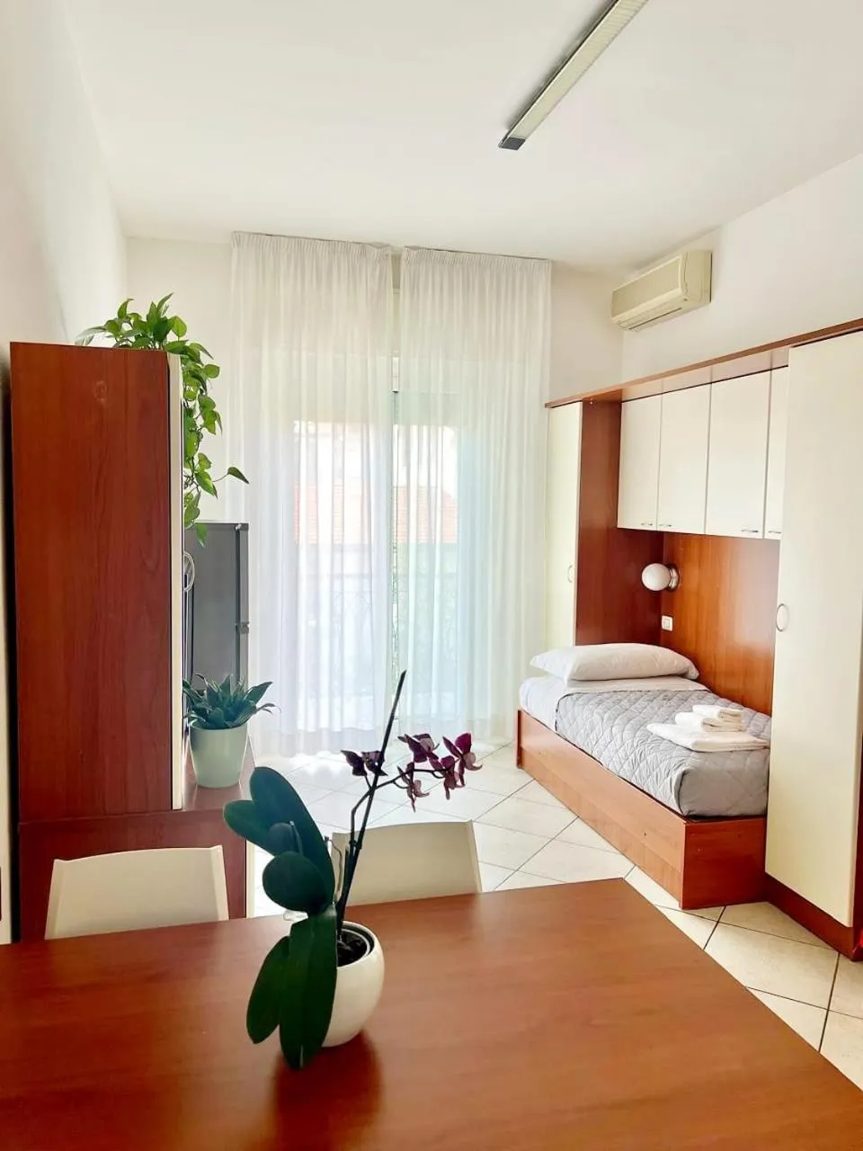 Bed in Residence I Girasoli