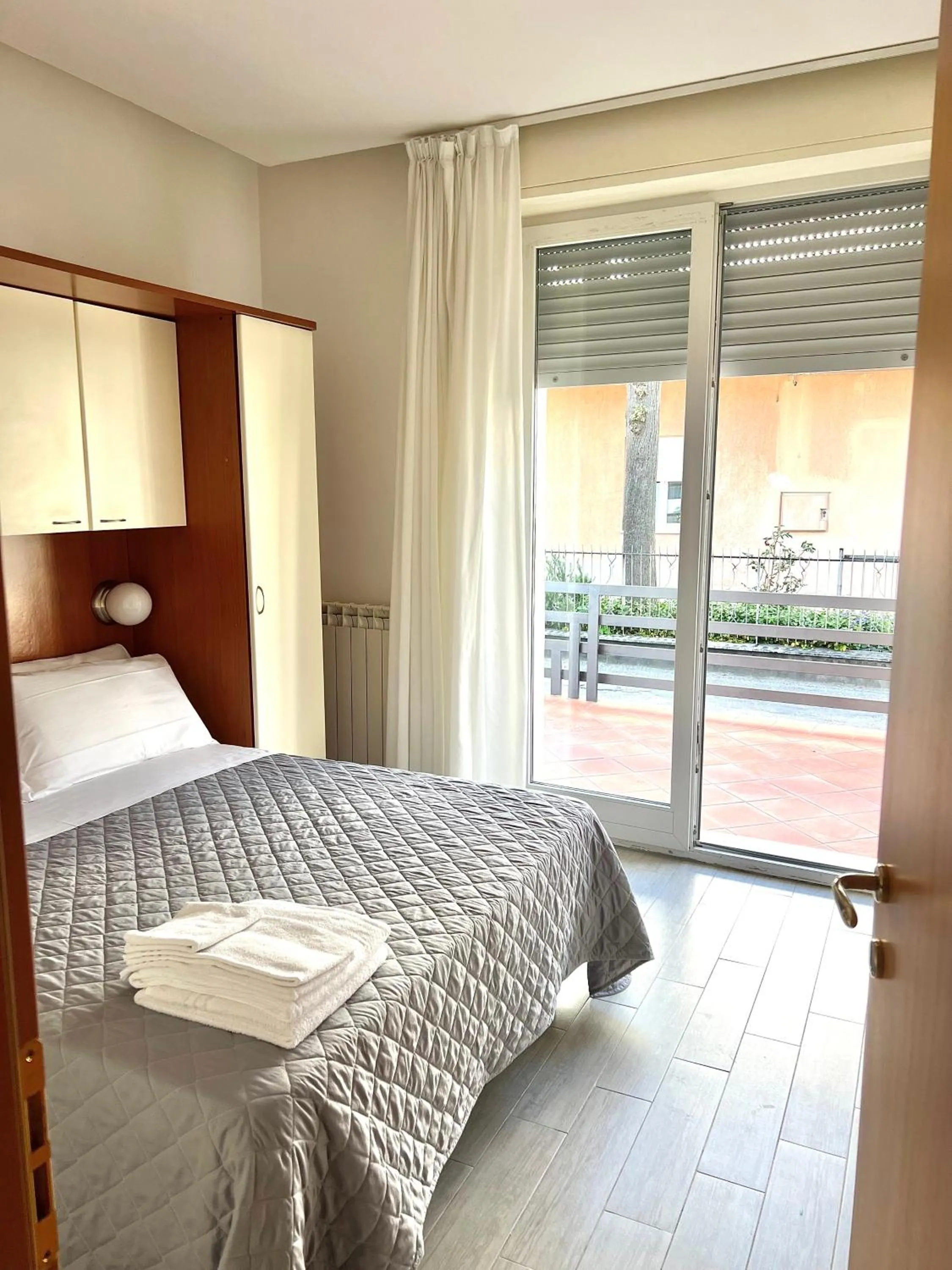 Bed in Residence I Girasoli