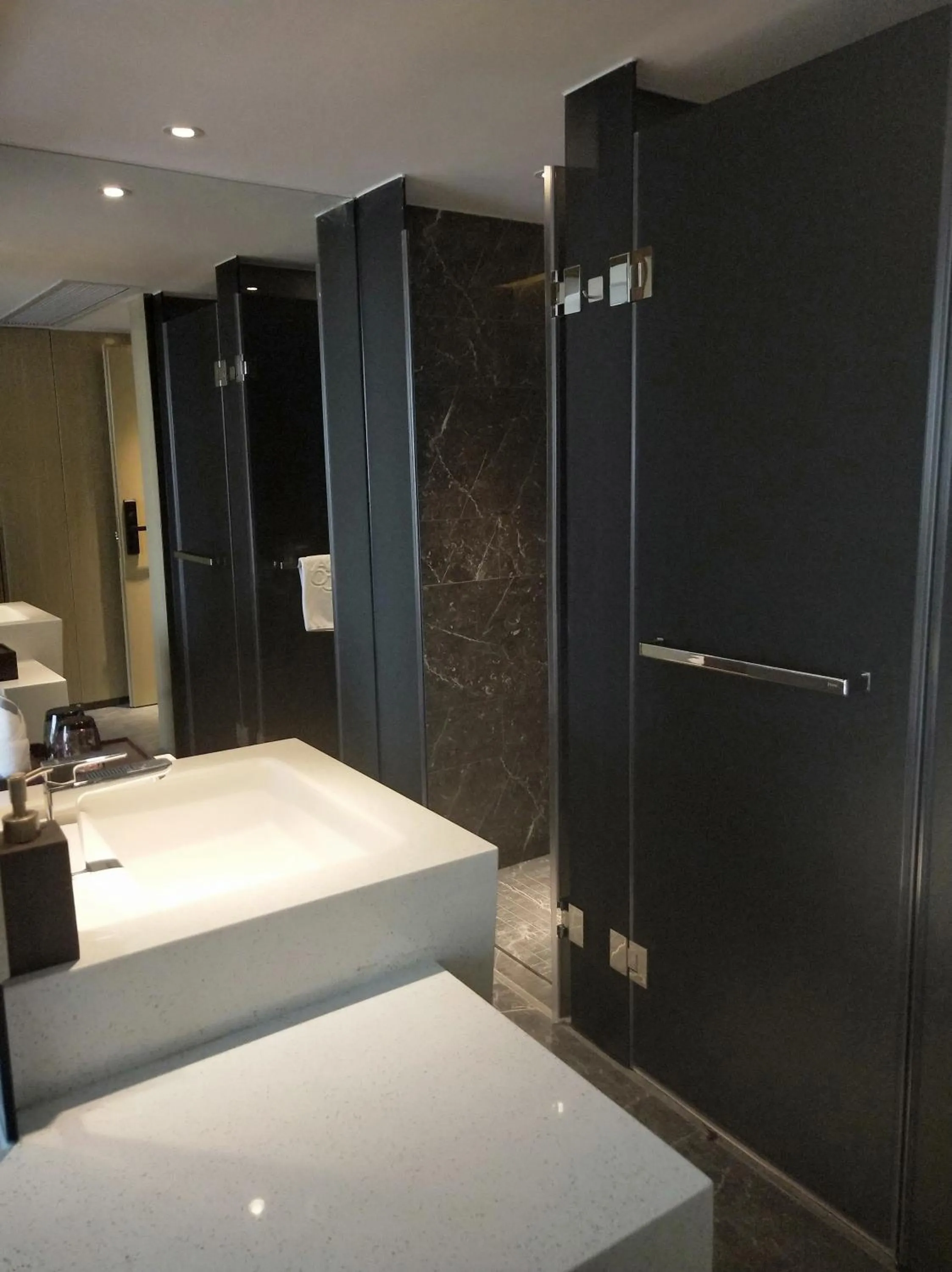 Toilet in Paco Hotel Guangzhou Jiangtai Road Metro Branch