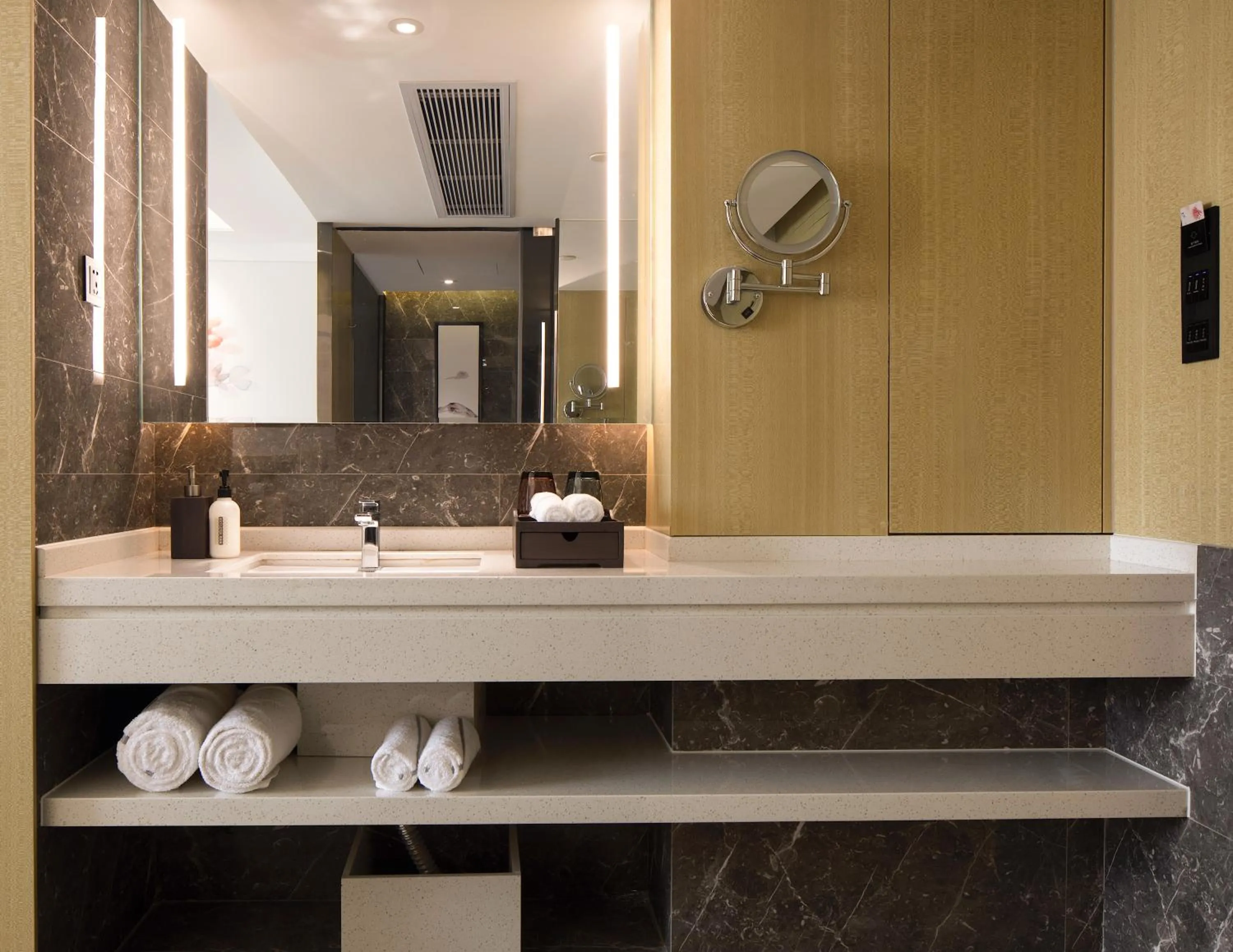 Toilet in Paco Hotel Guangzhou Jiangtai Road Metro Branch