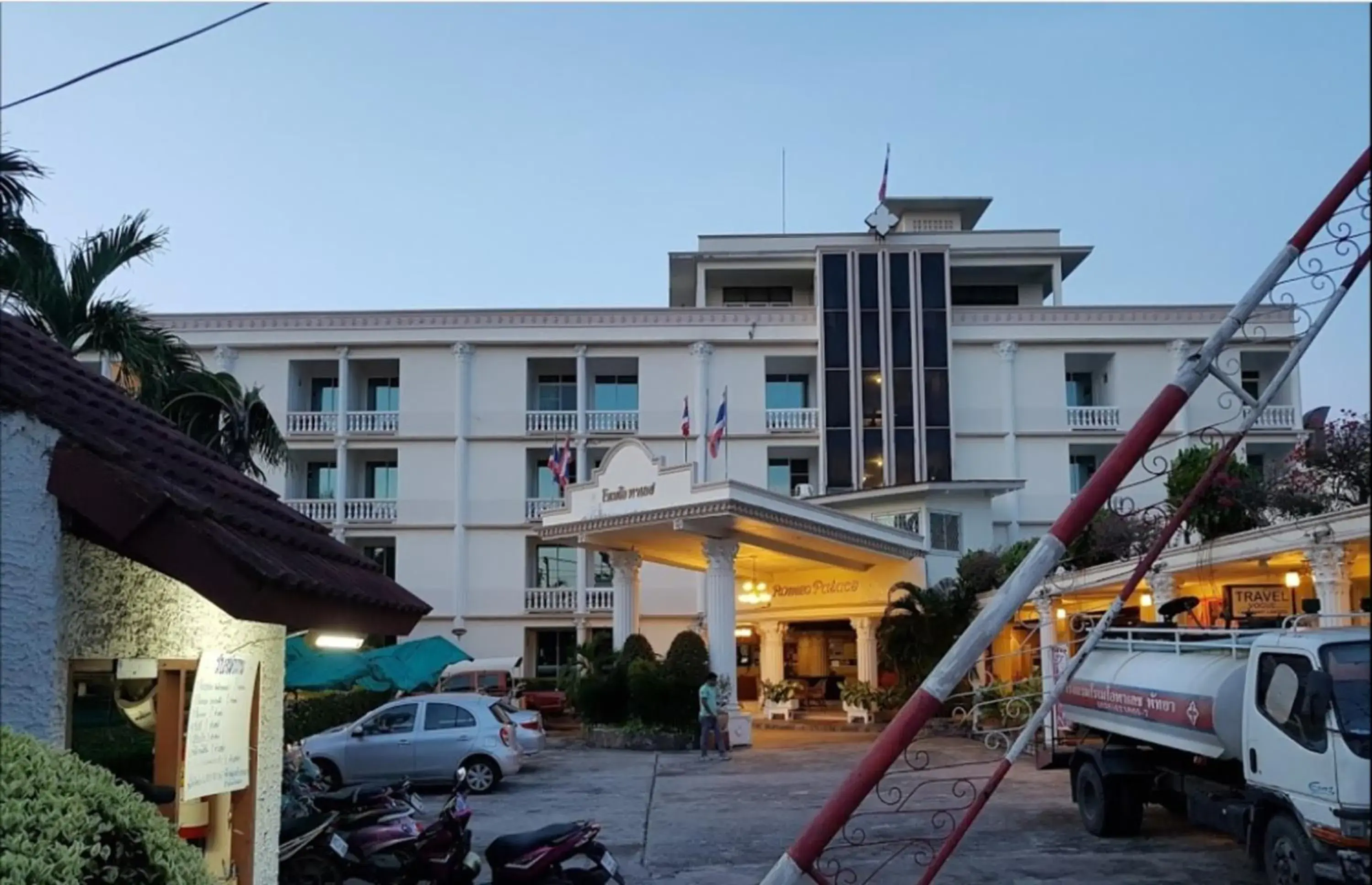 Property Building in Hotel Romeo Palace Pattaya