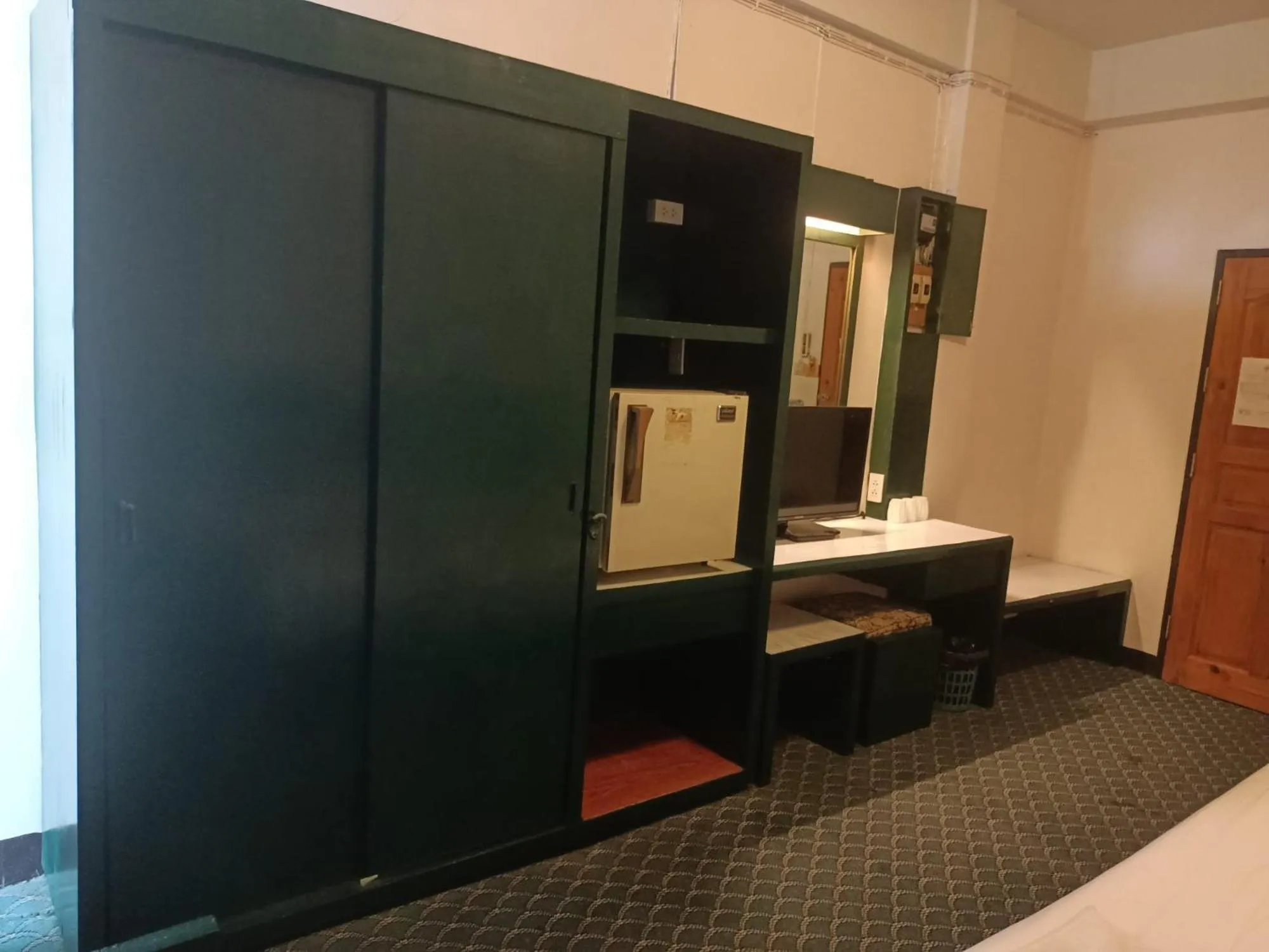 wardrobe in Hotel Romeo Palace Pattaya