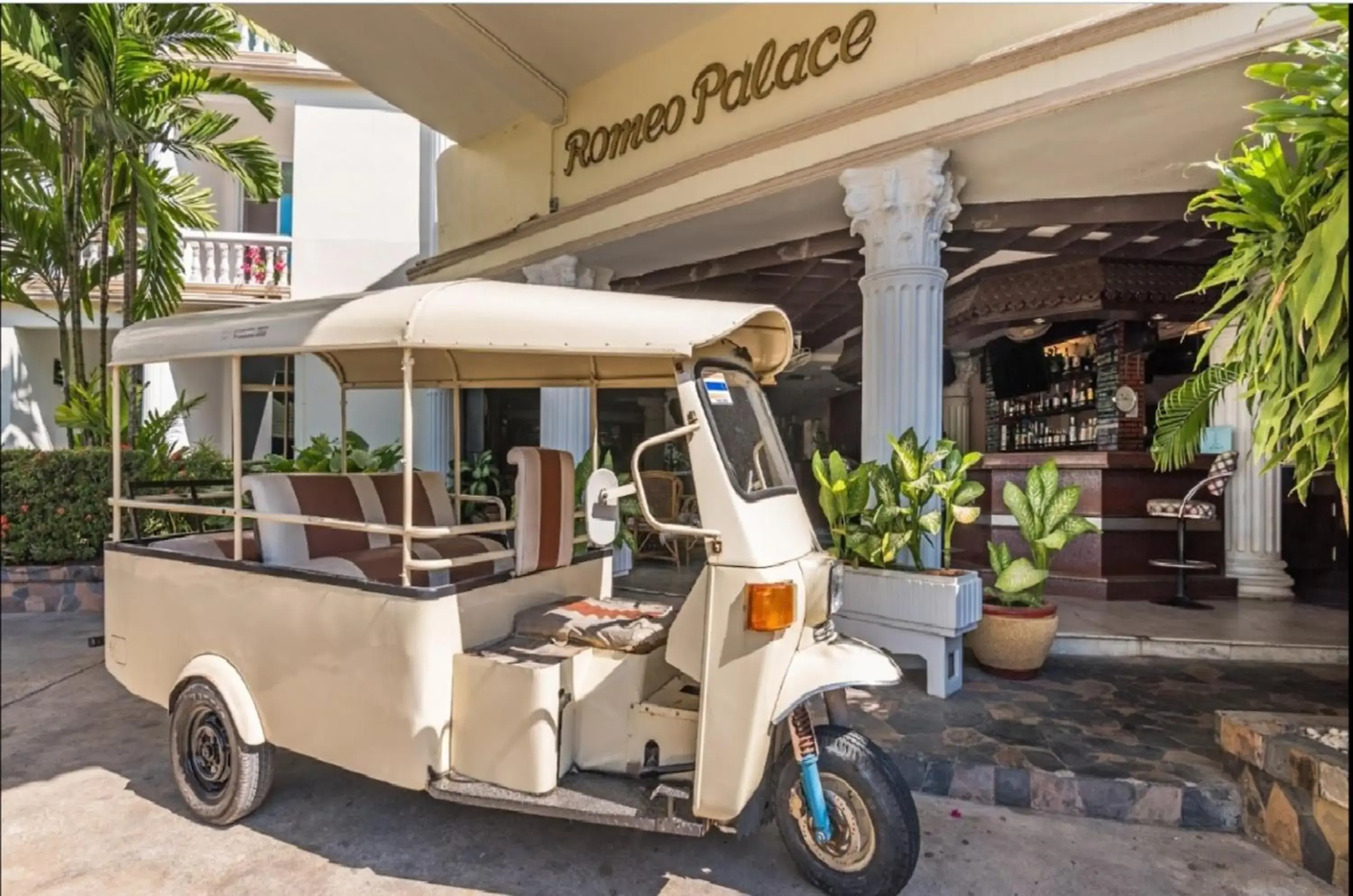 Facade/entrance in Hotel Romeo Palace Pattaya