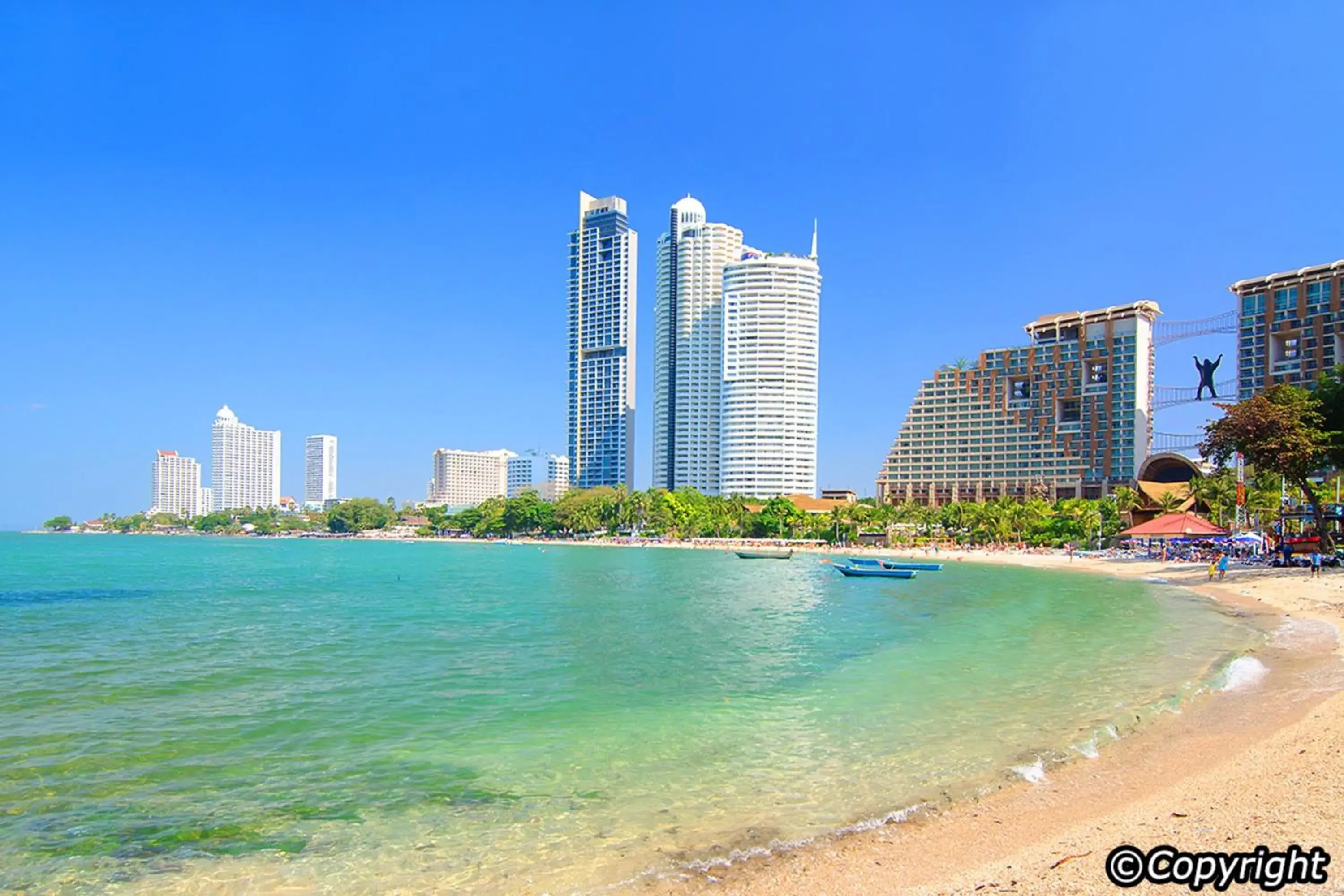 Nearby landmark, Beach in Hotel Romeo Palace Pattaya