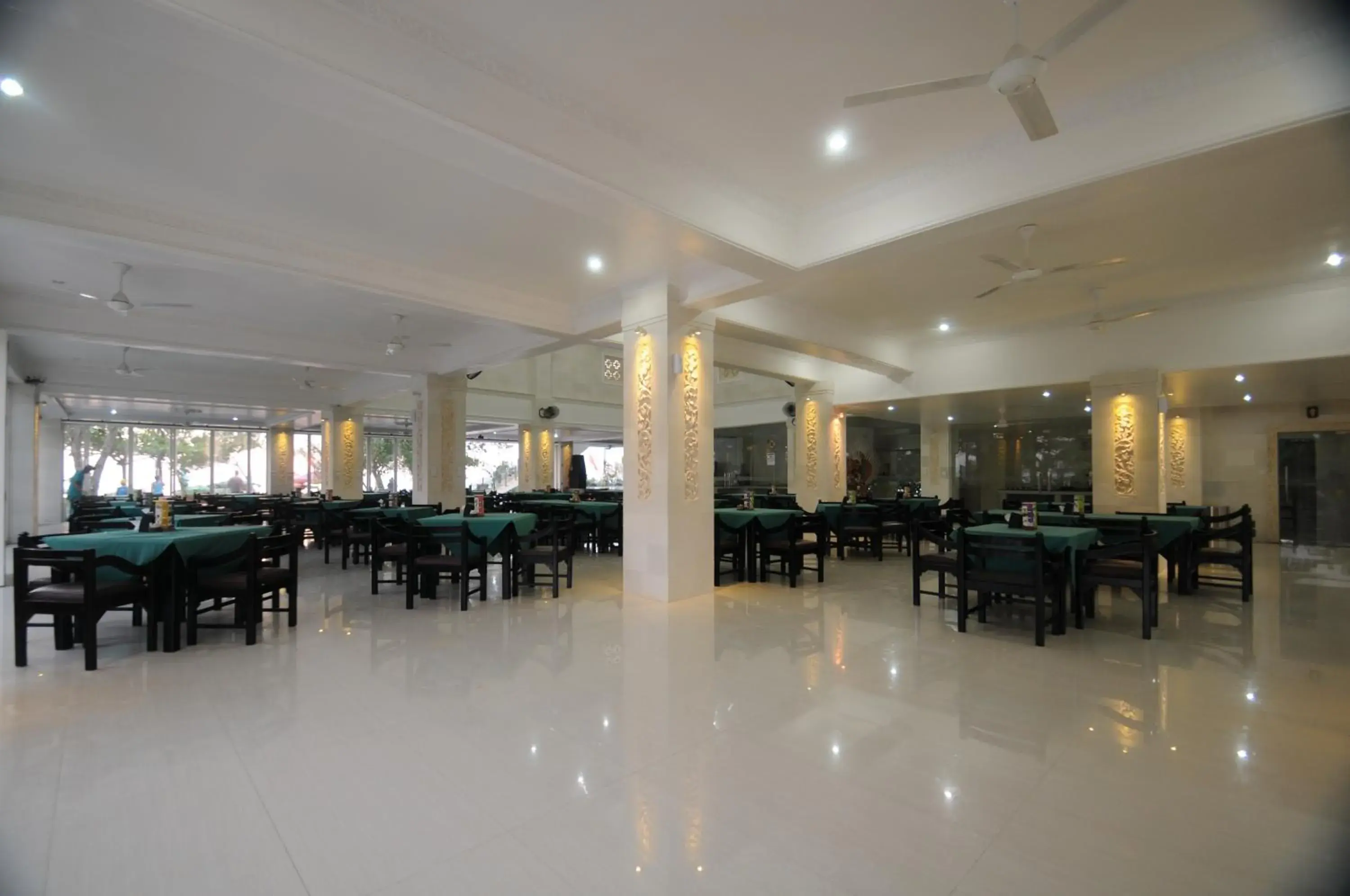 Restaurant/places to eat in Melasti Beach Resort & Spa Legian Restaurant/places to eat in Melasti Beach Resort & Spa Legian