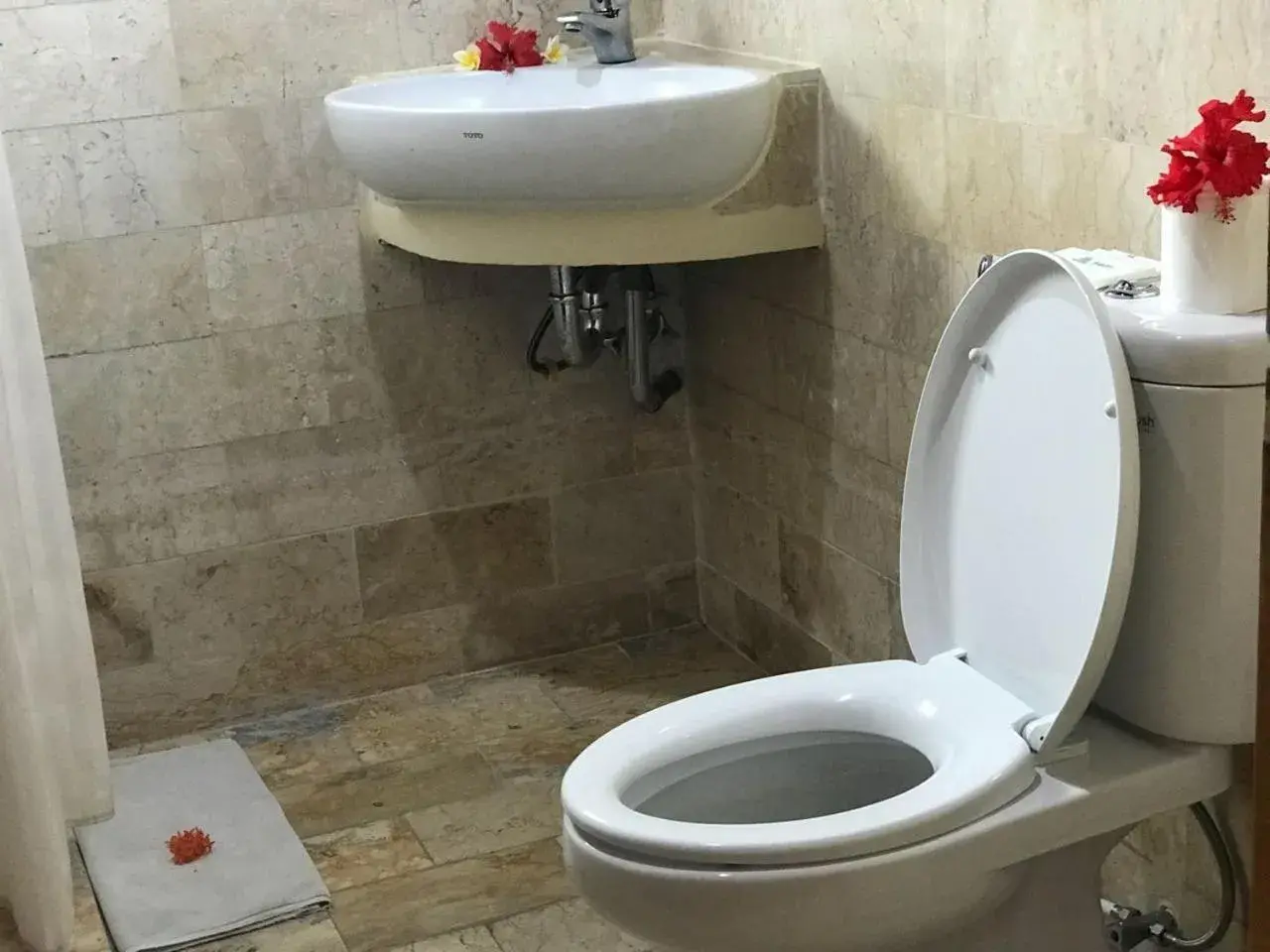 Bathroom in Melasti Beach Resort & Spa Legian Bathroom in Melasti Beach Resort & Spa Legian