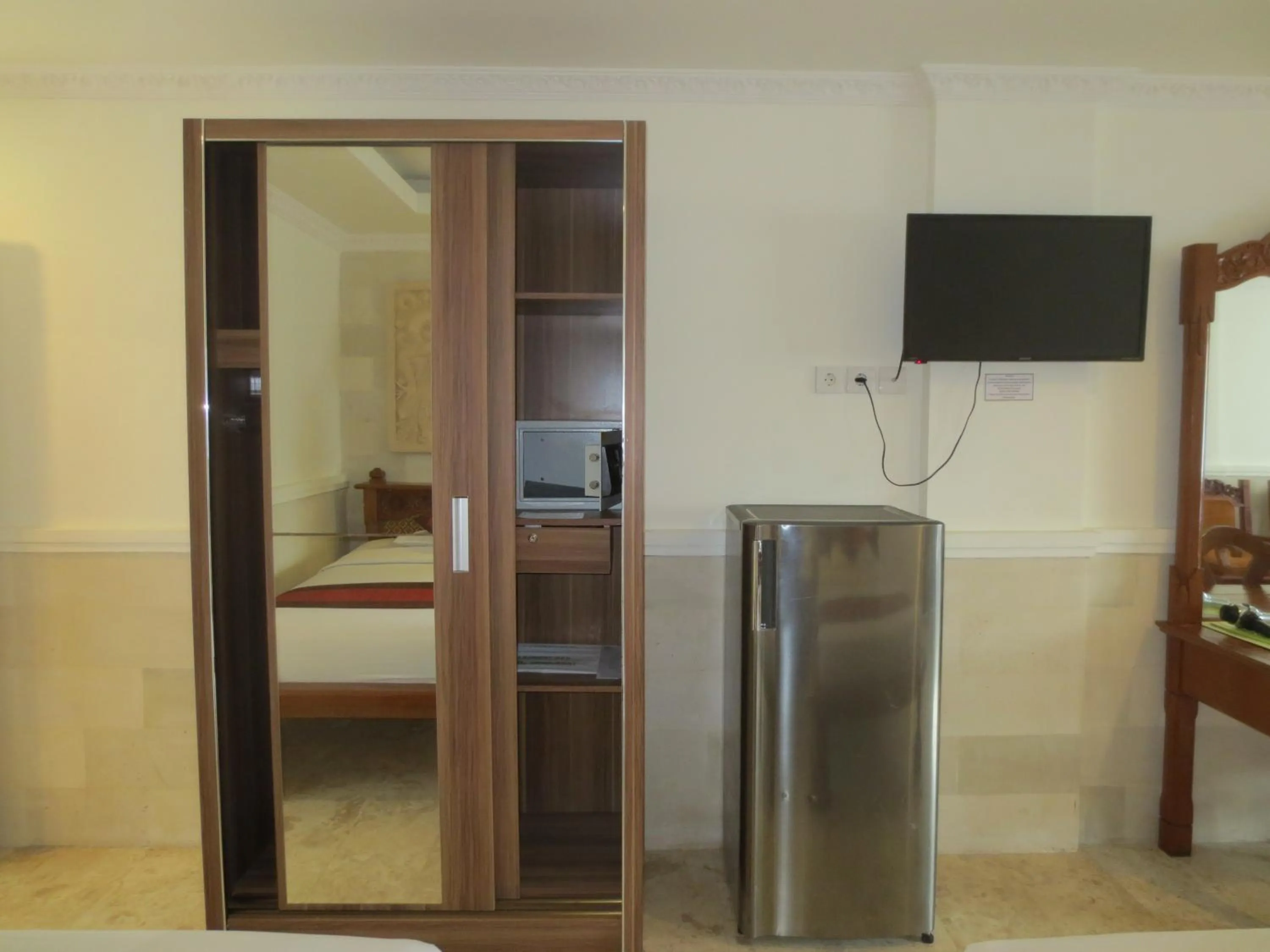 TV and multimedia in Melasti Beach Resort & Spa Legian