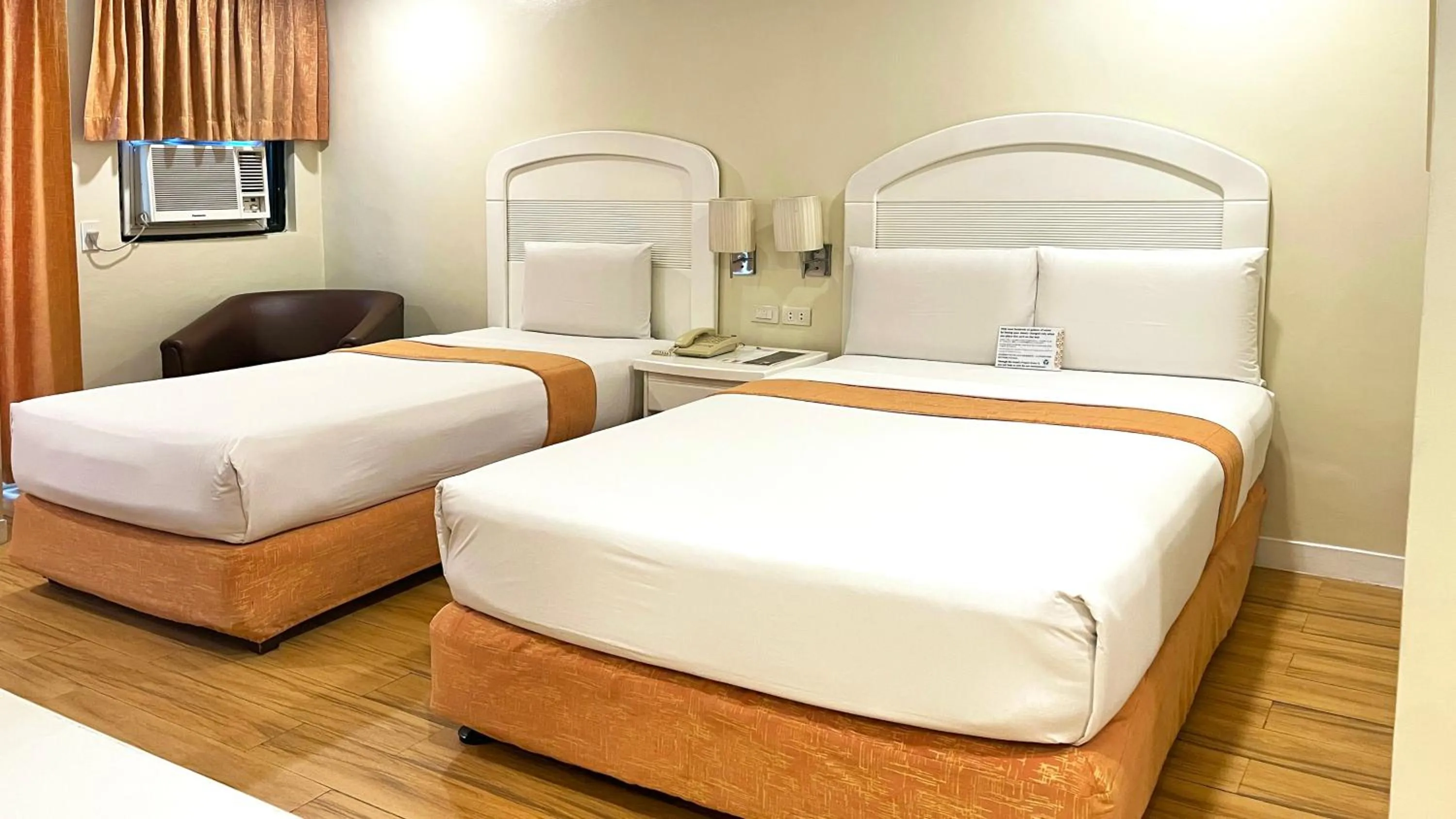 Bed in Riviera Mansion Hotel