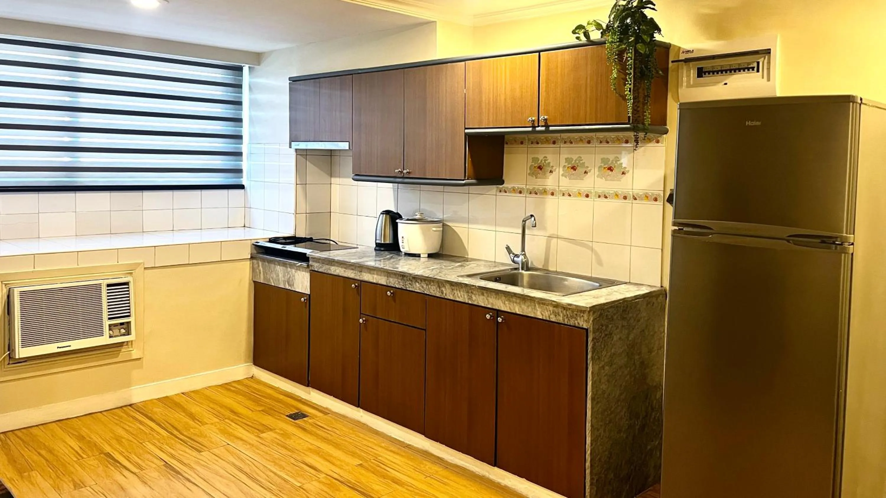 Kitchen or kitchenette in Riviera Mansion Hotel