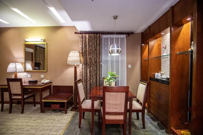 Kunming Golden Spring Hotel