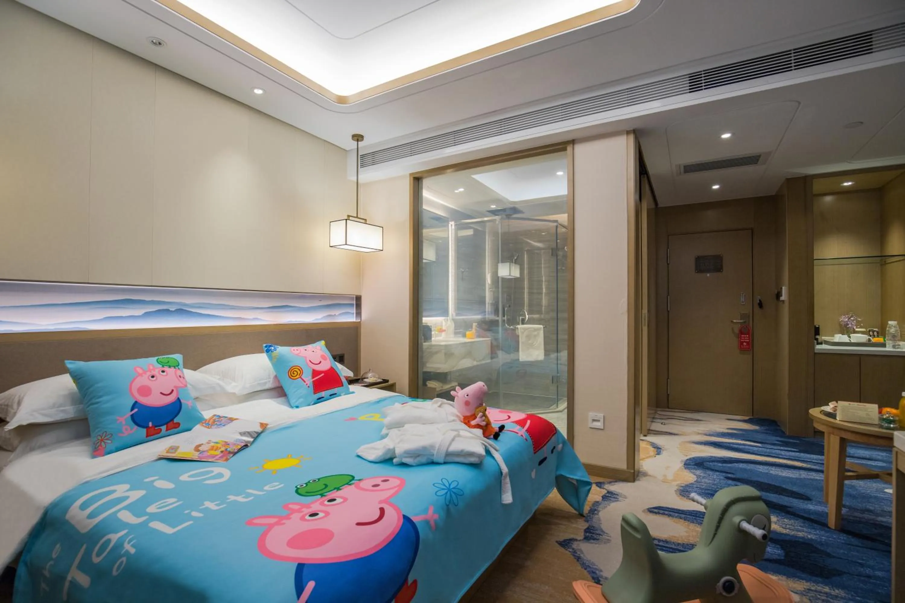 Photo of the whole room, Bed in Kunming Golden Spring Hotel