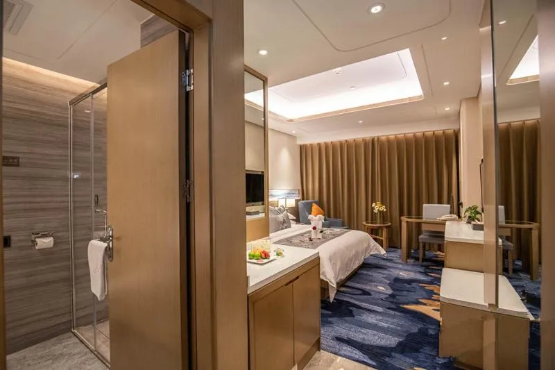 Bed in Kunming Golden Spring Hotel