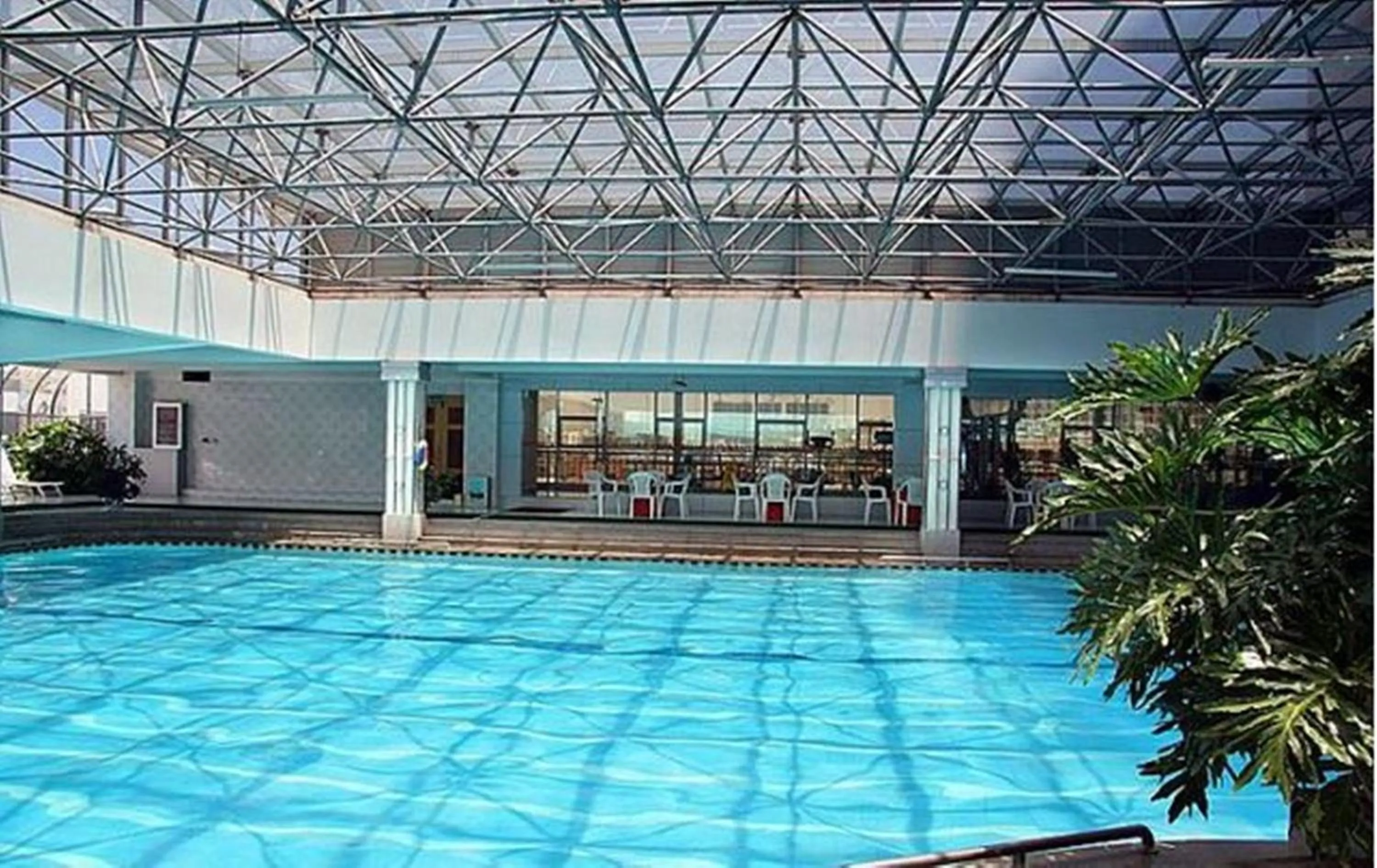 Swimming pool in Kunming Golden Spring Hotel