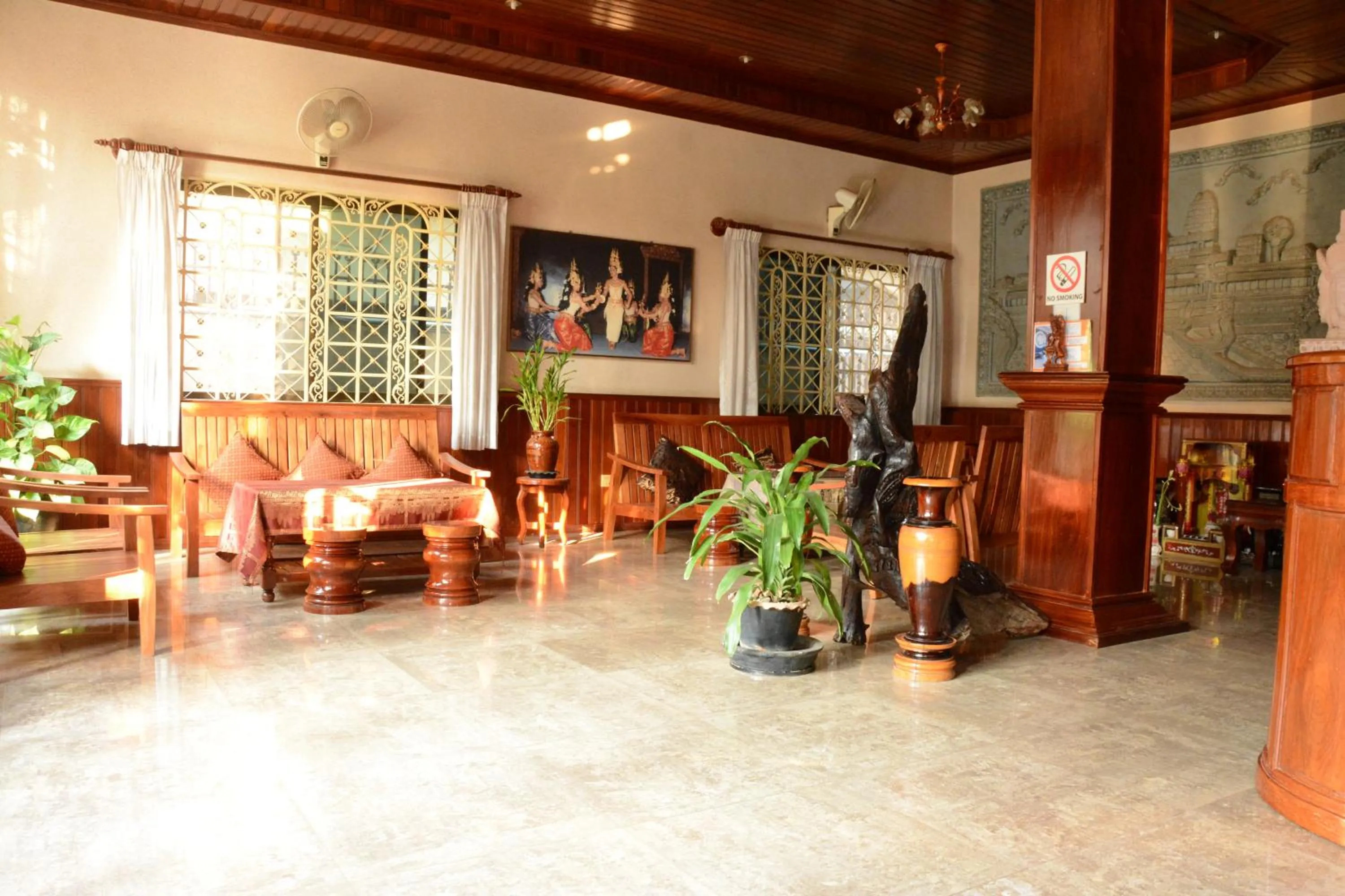 Restaurant/places to eat in Mom's Guesthouse