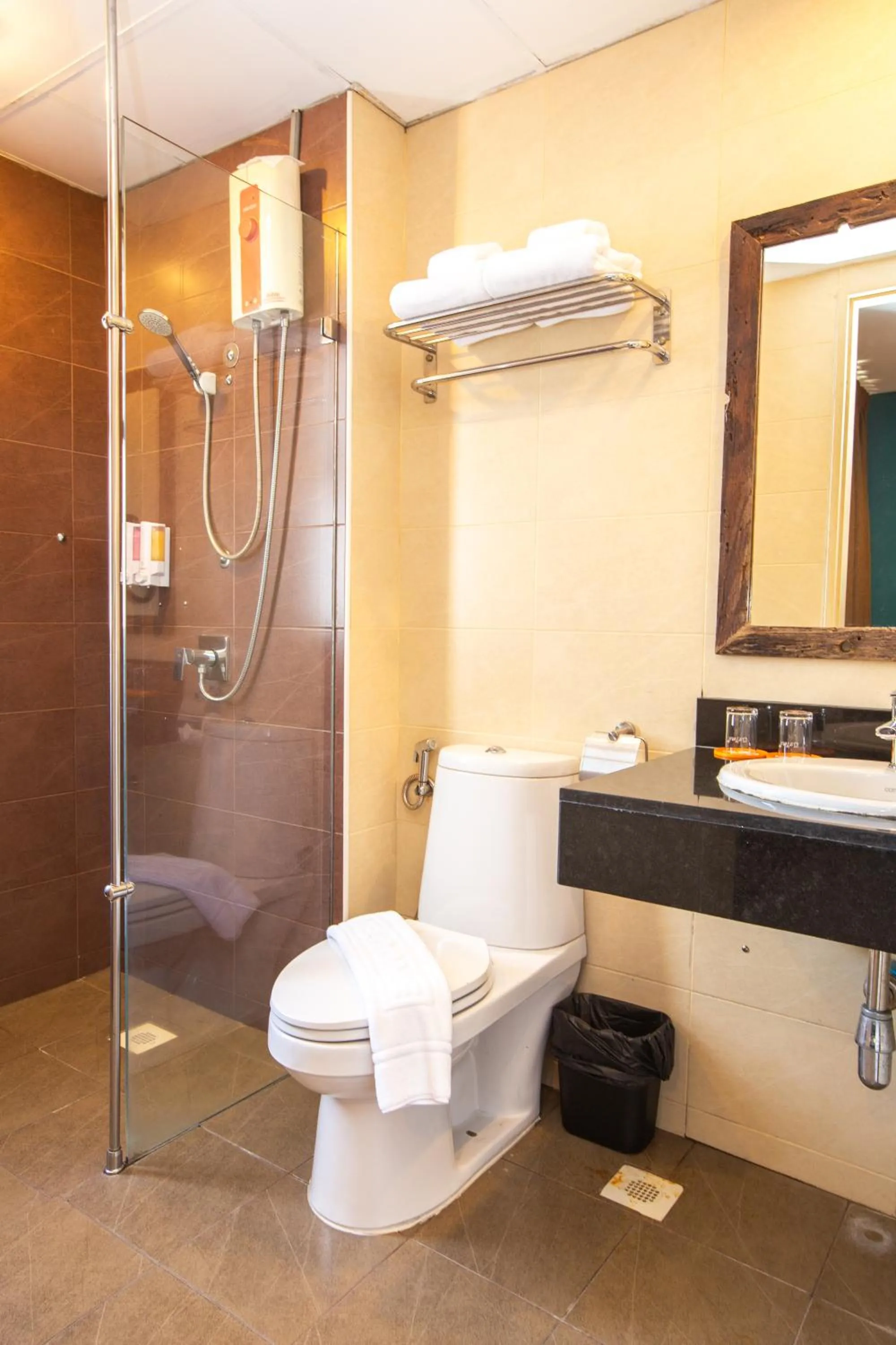 Toilet in MeStyle Place Hotel