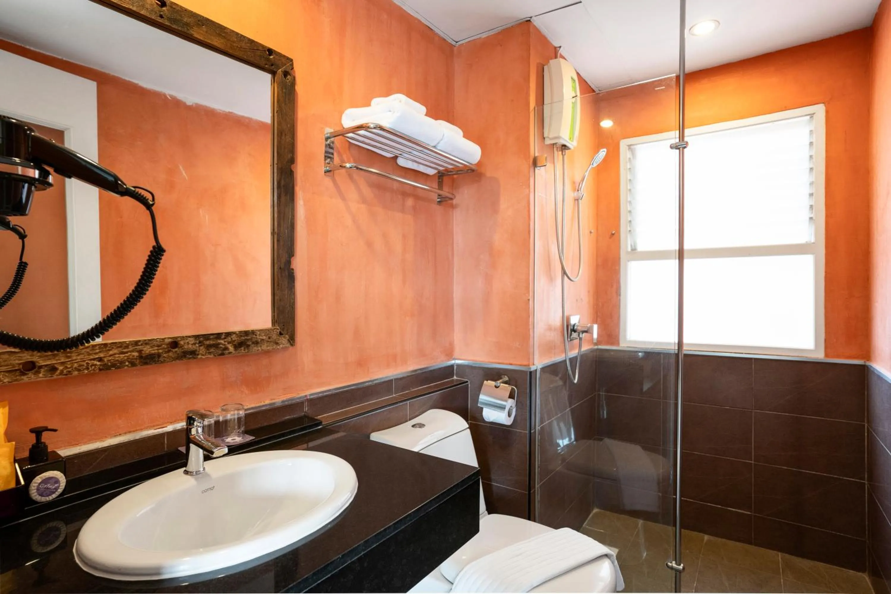 Shower in MeStyle Place Hotel