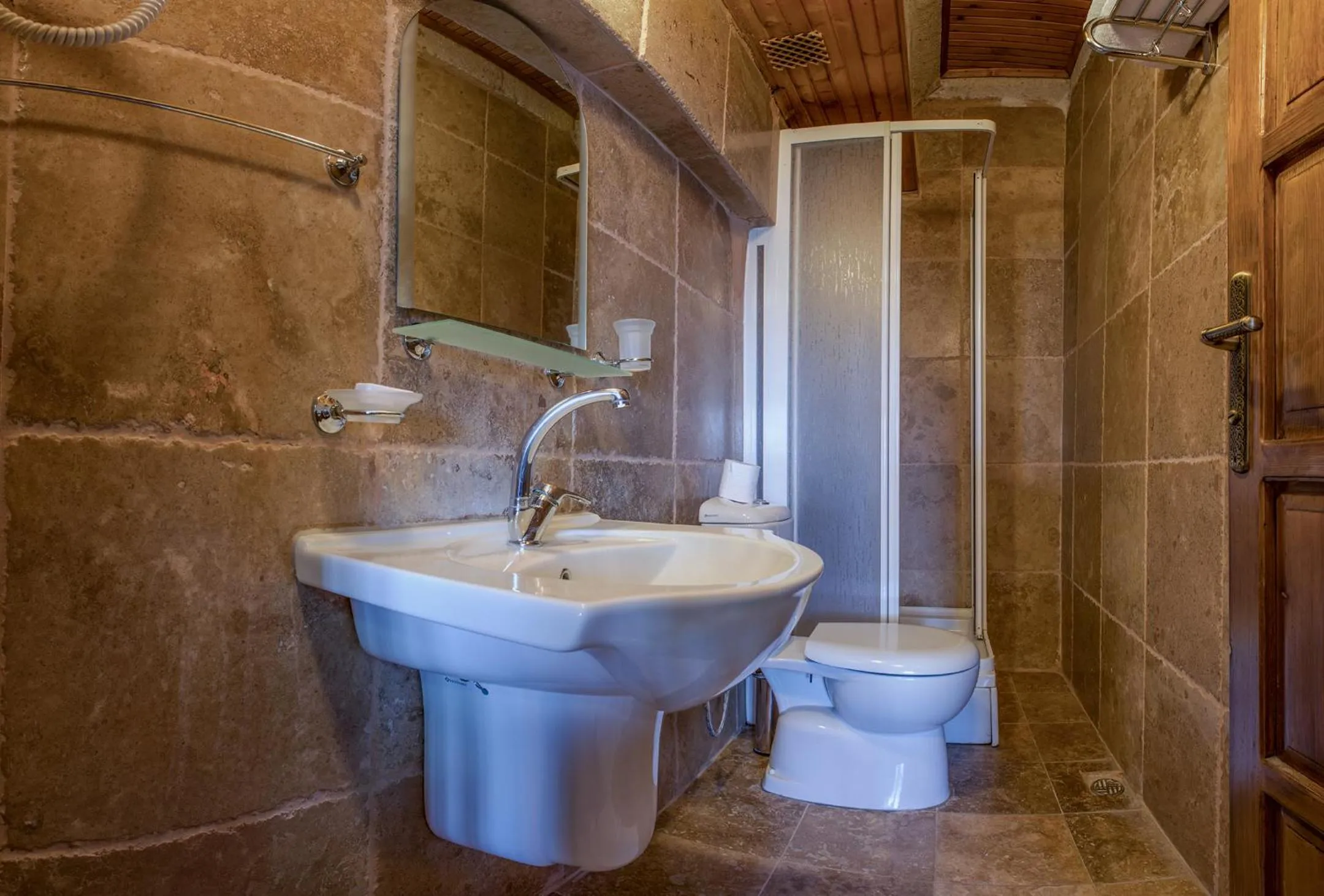 Shower in Kirkit Hotel