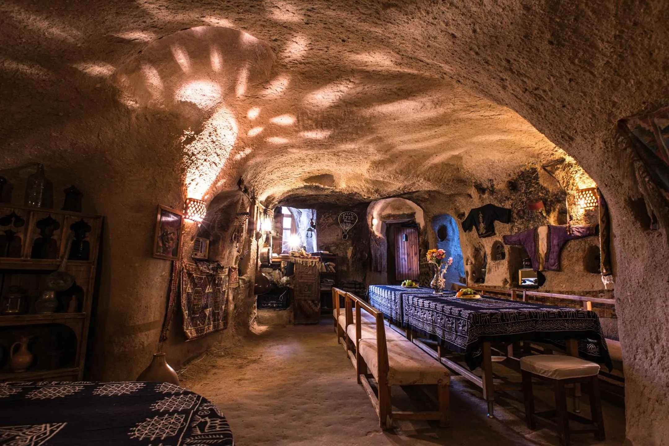 Restaurant/places to eat in Kirkit Hotel