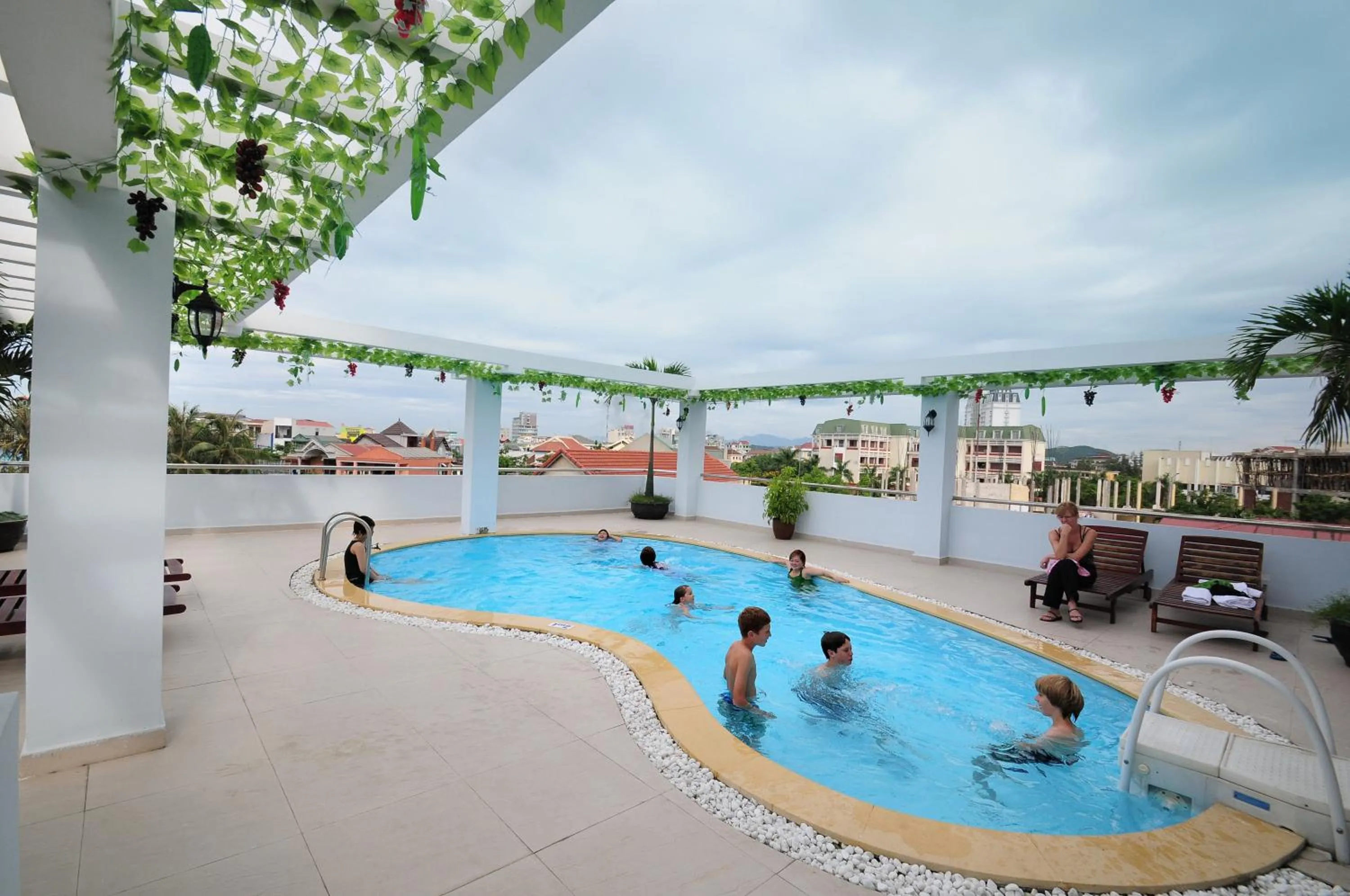Swimming pool in Duy Tan 2 Hotel