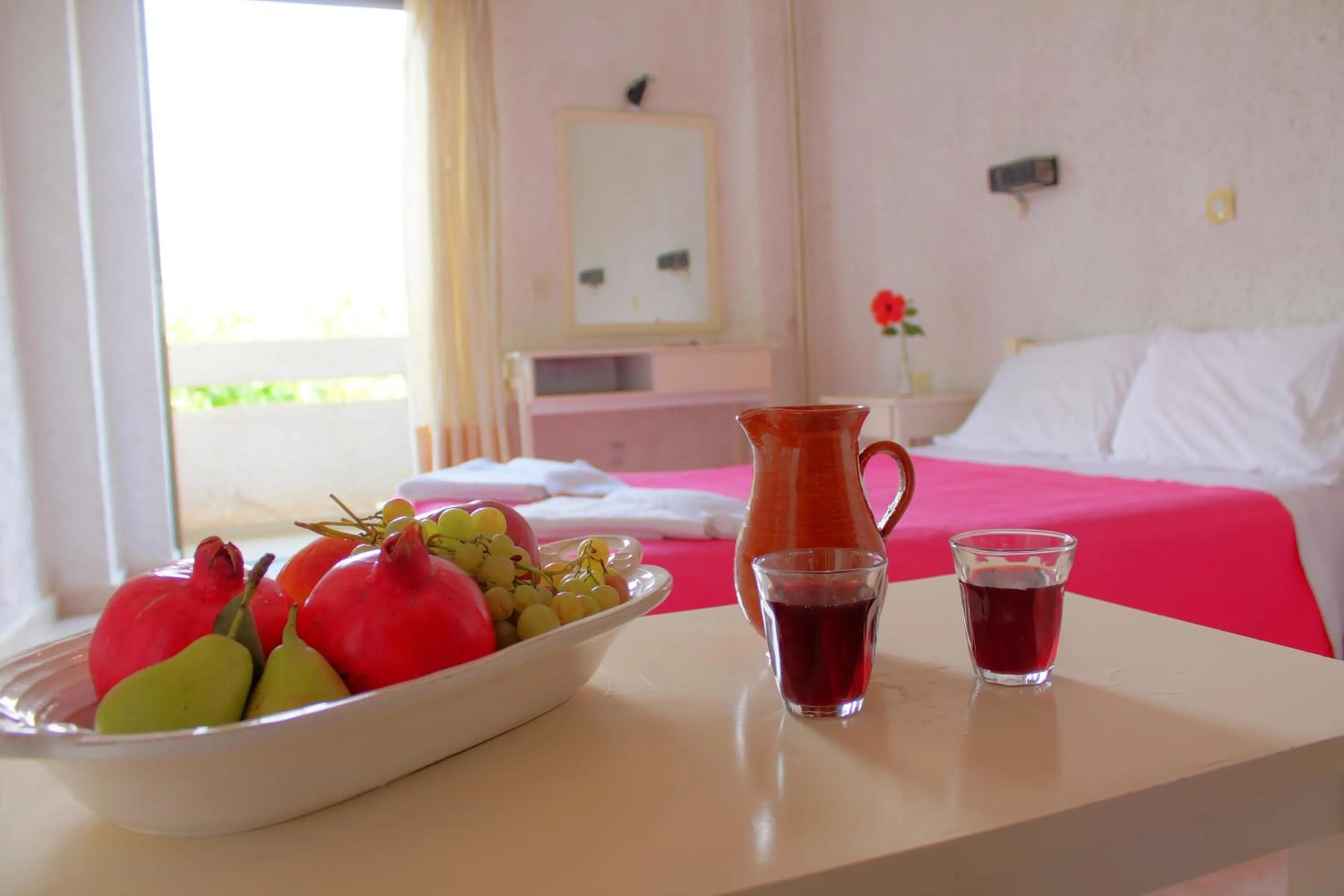 Food, Bed in Esperides Hotel