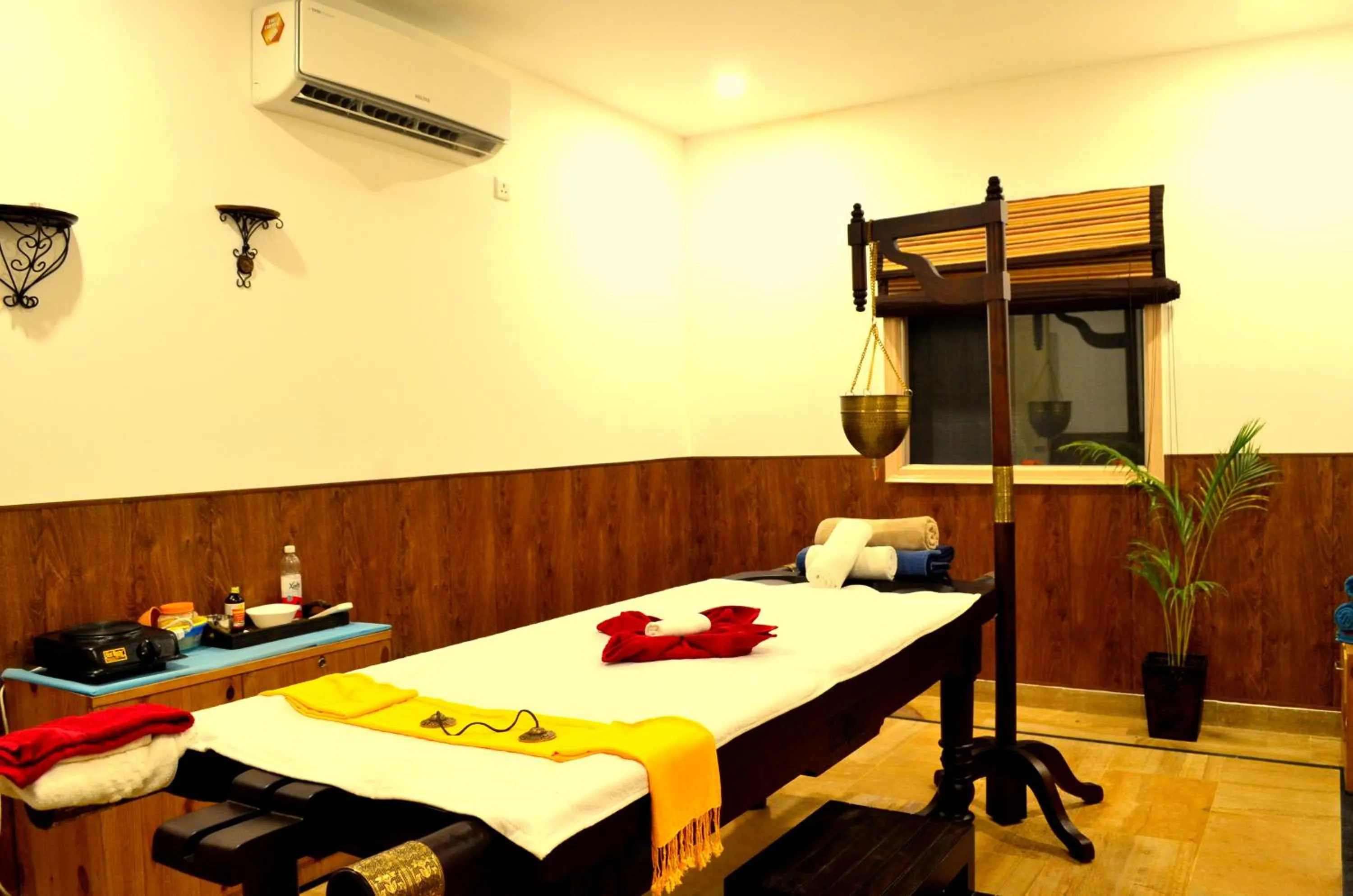 Spa and wellness centre/facilities, Bed in Veda5 Ayurveda & Yoga Retreat