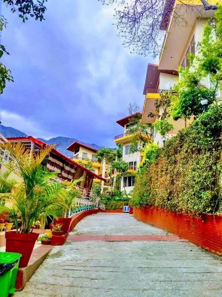Property building in Veda5 Ayurveda & Yoga Retreat