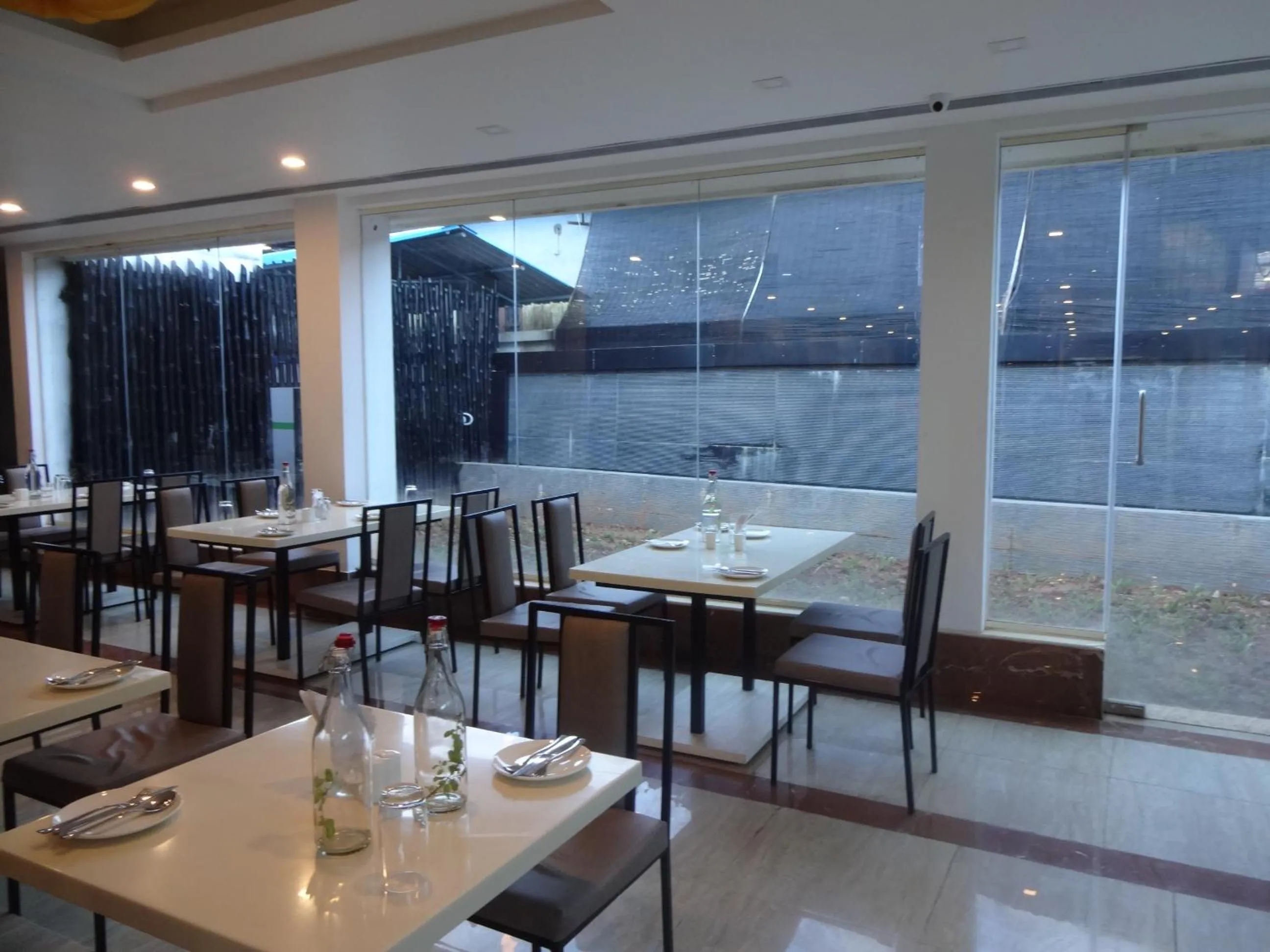 Restaurant/places to eat in Lemon Tree Hotel, Port Blair Near to Airport