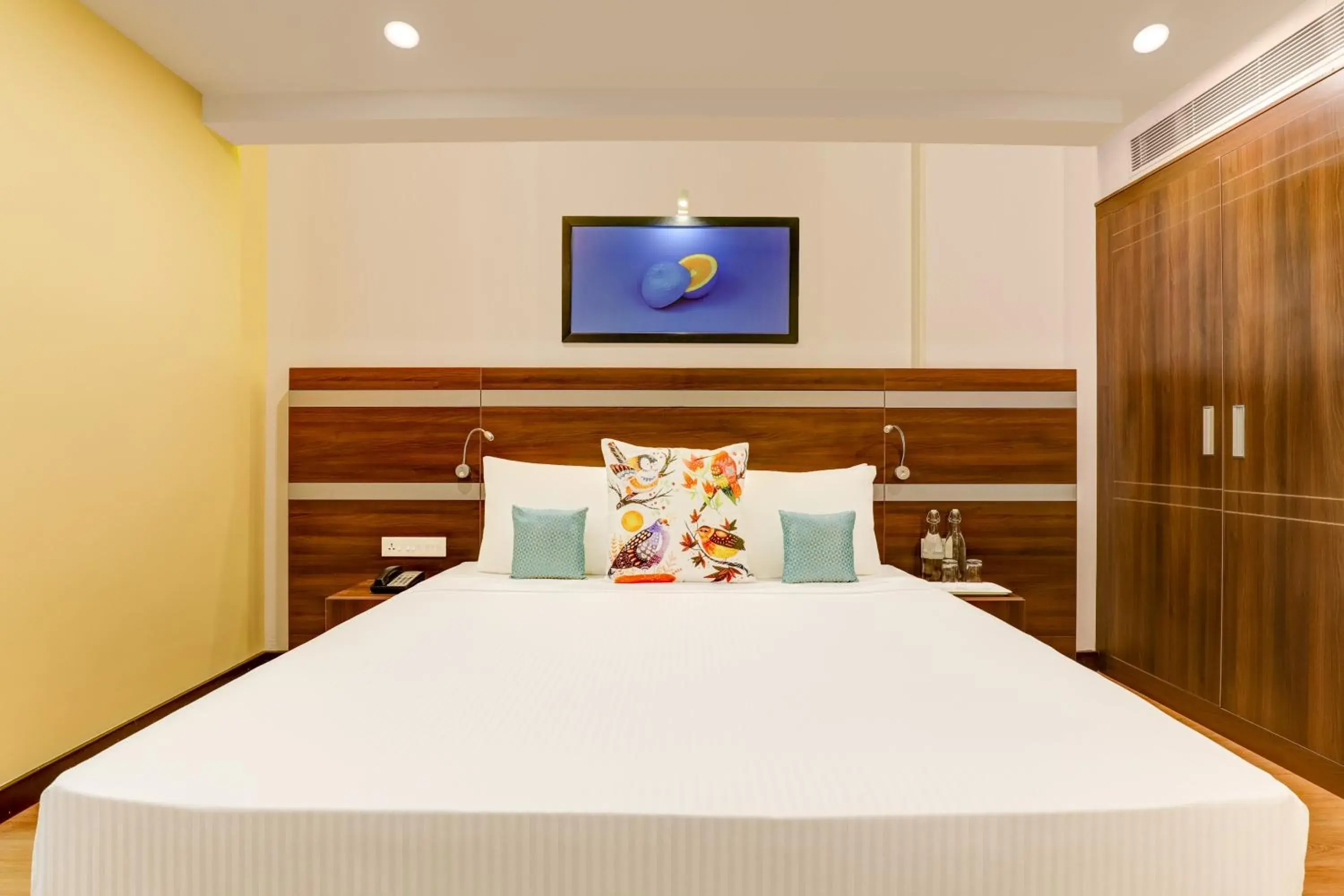 Suite Room - single occupancy in Lemon Tree Hotel, Port Blair Near to Airport Suite Room - single occupancy in Lemon Tree Hotel, Port Blair Near to Airport