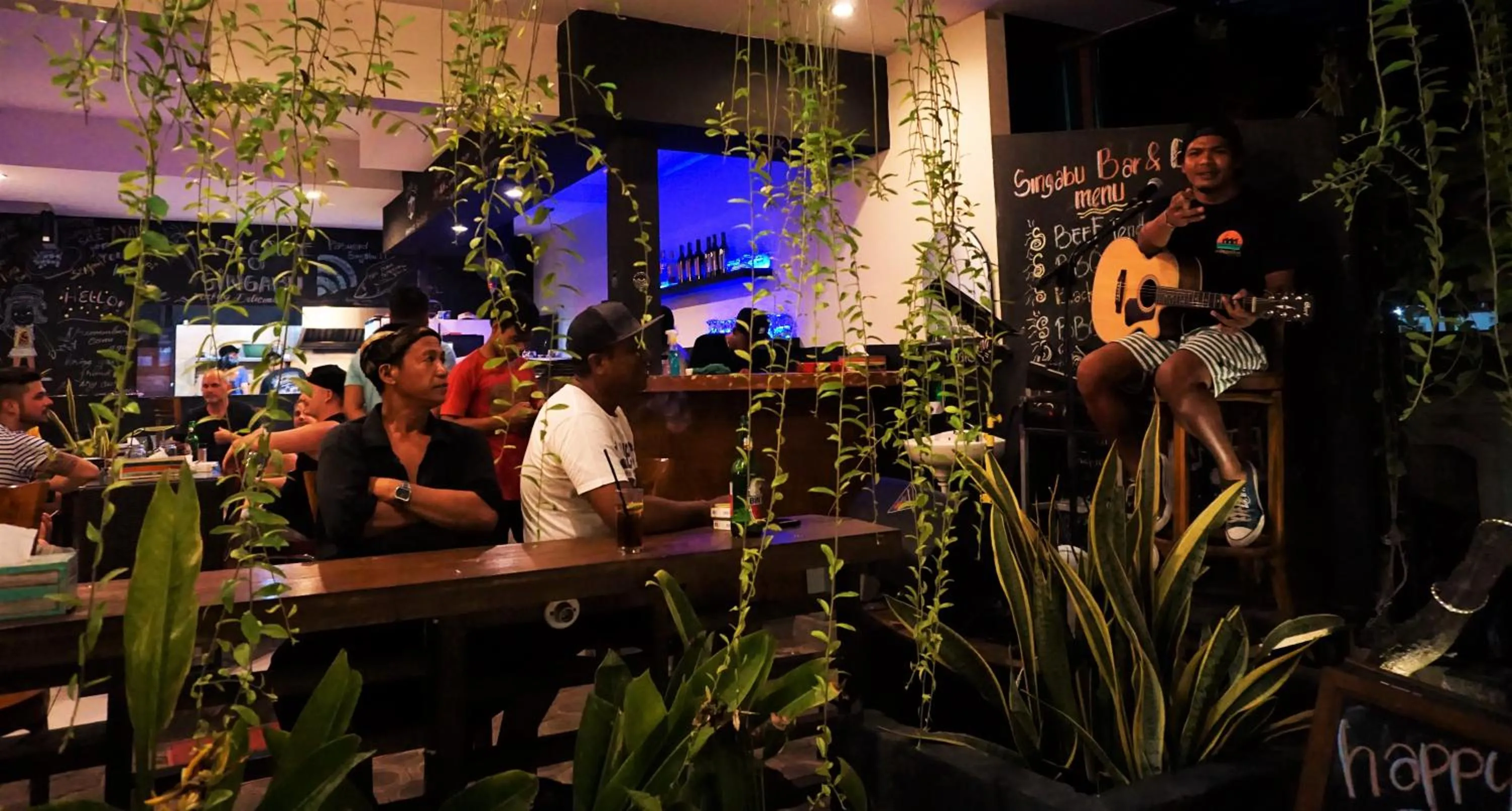 Restaurant/places to eat in Singabu Bungalows