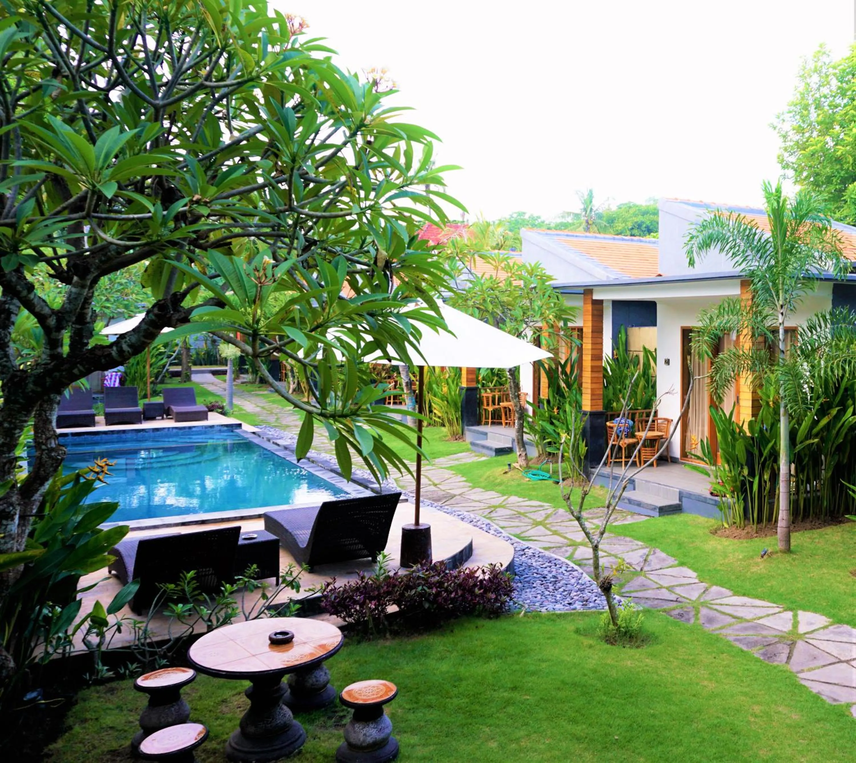 Garden view in Singabu Bungalows