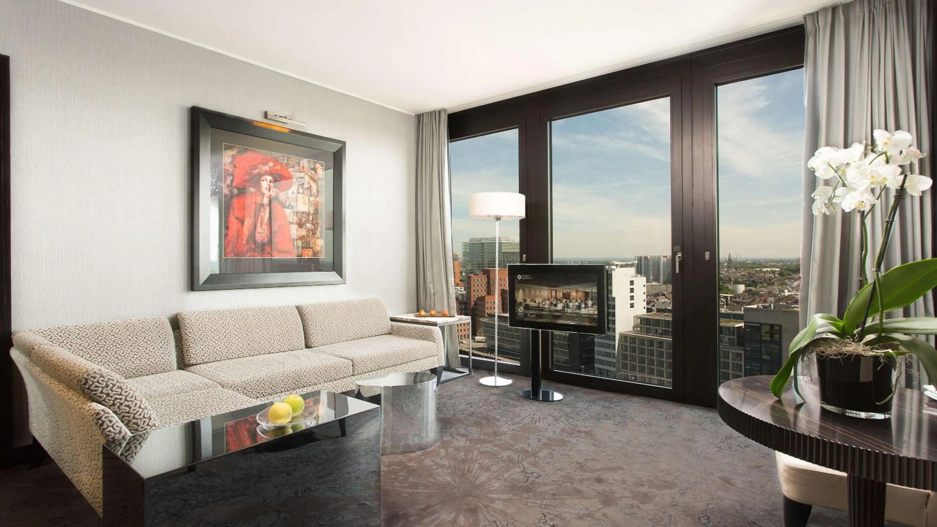 Photo of the whole room in Hyatt Regency Dusseldorf