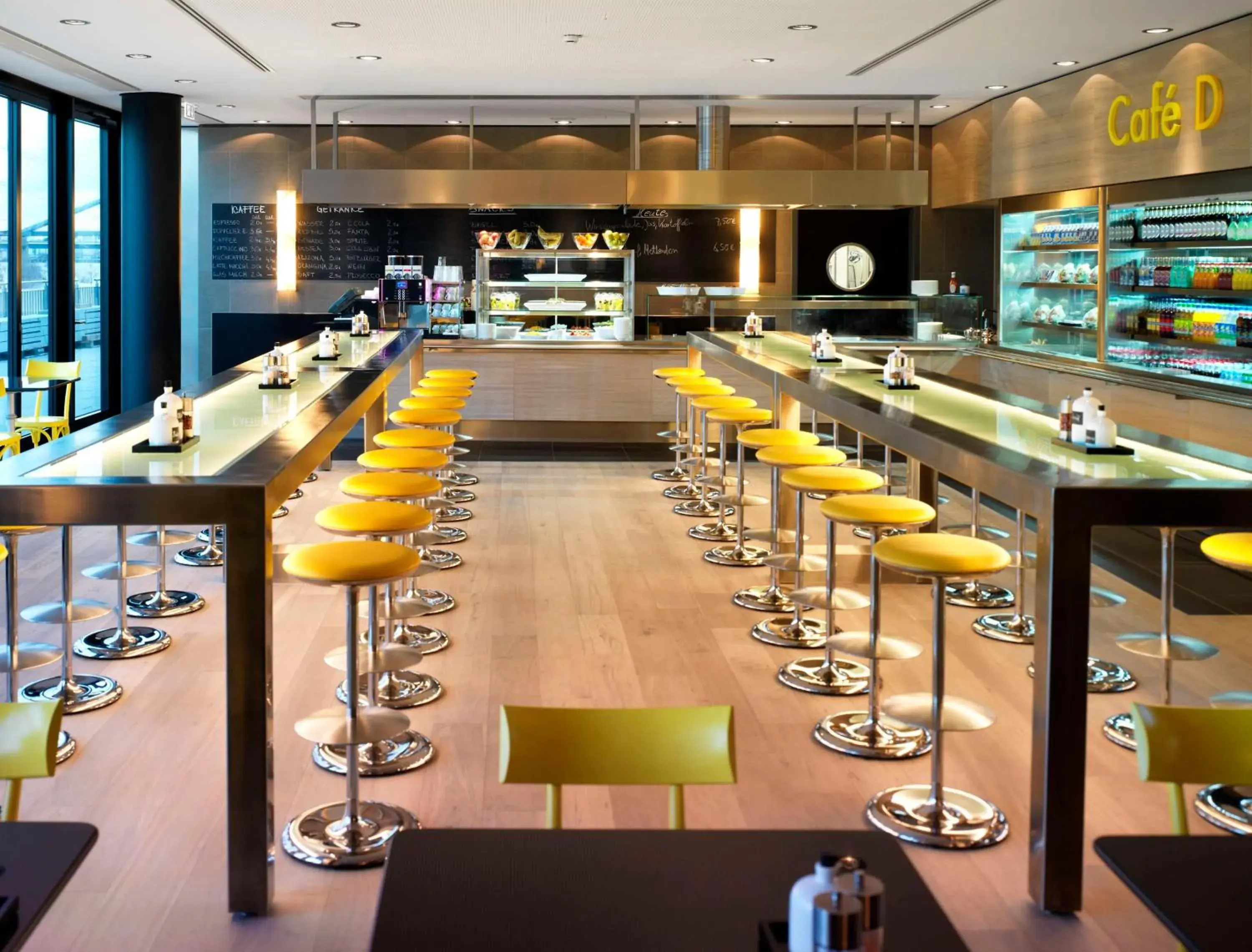 Restaurant/places to eat in Hyatt Regency Dusseldorf Restaurant/places to eat in Hyatt Regency Dusseldorf