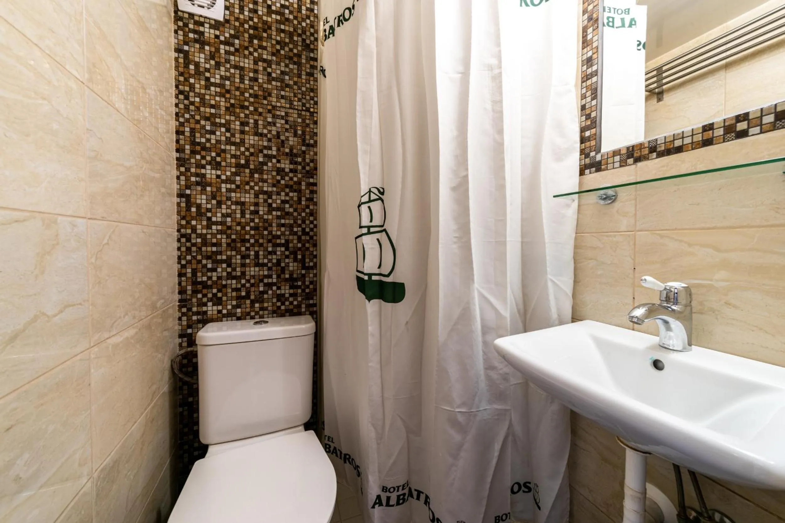 Bathroom in Botel Albatros