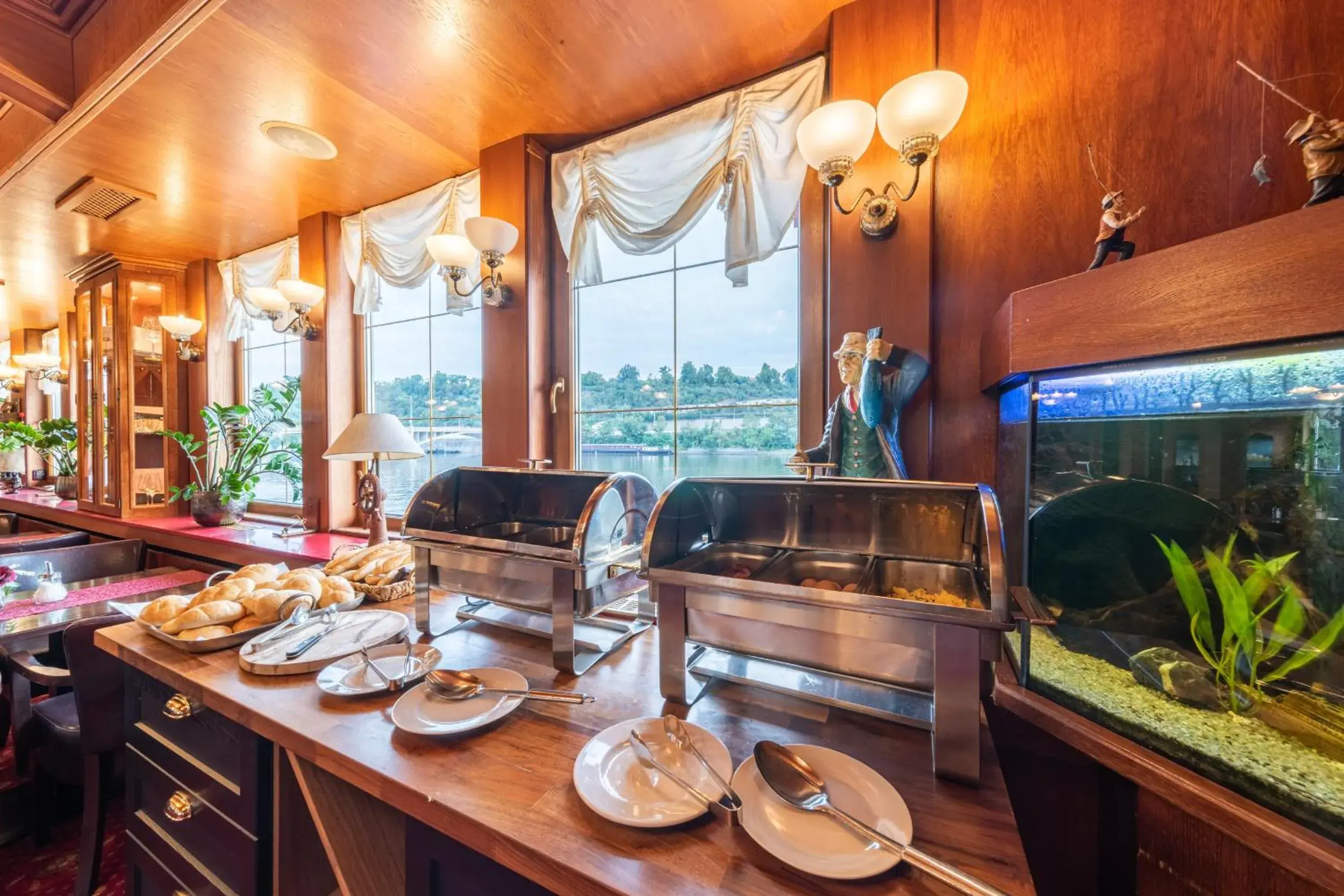 Restaurant/places to eat in Botel Albatros Restaurant/places to eat in Botel Albatros