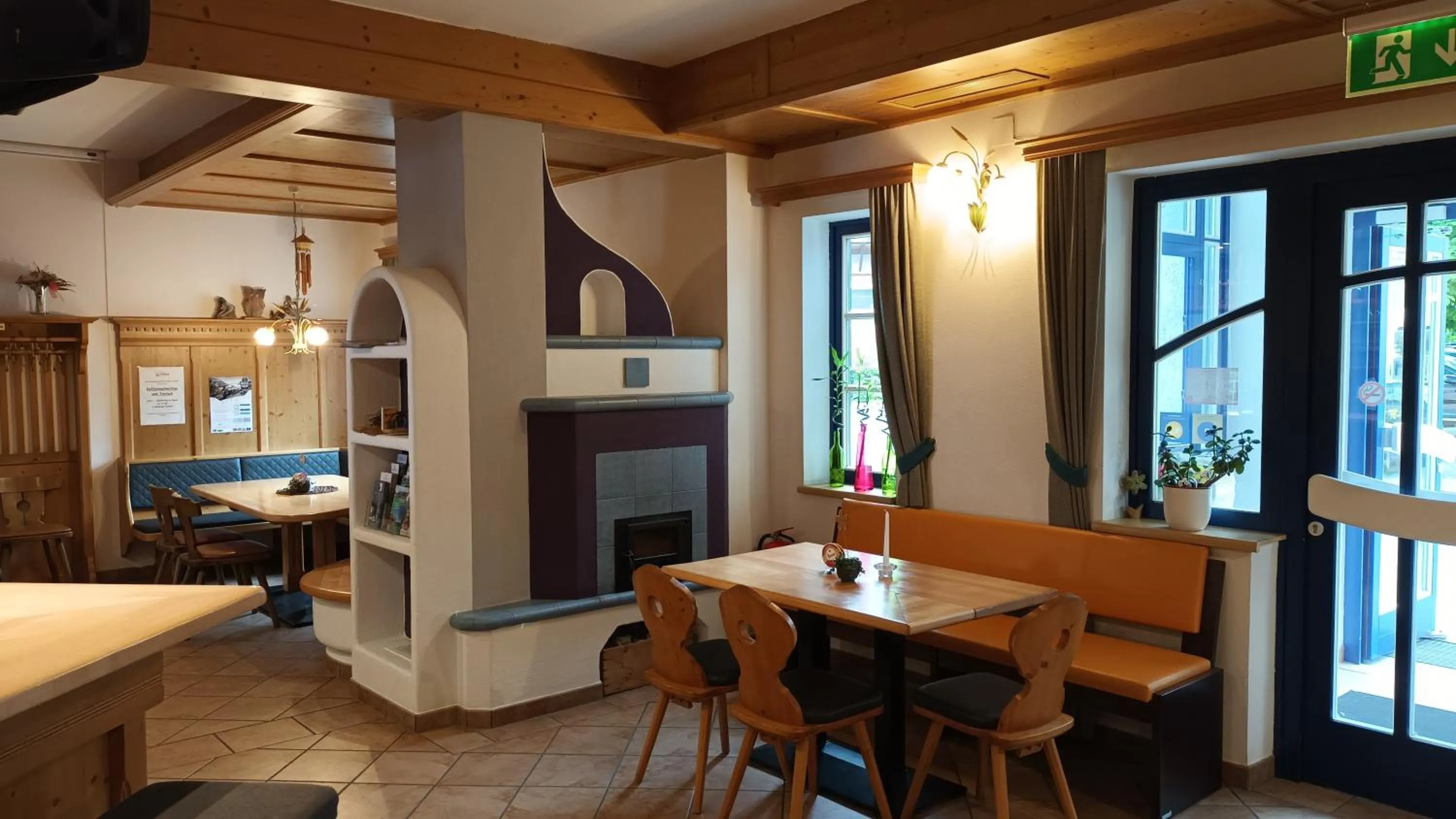 Restaurant/places to eat, Bed in Gasthof zum Postwirt