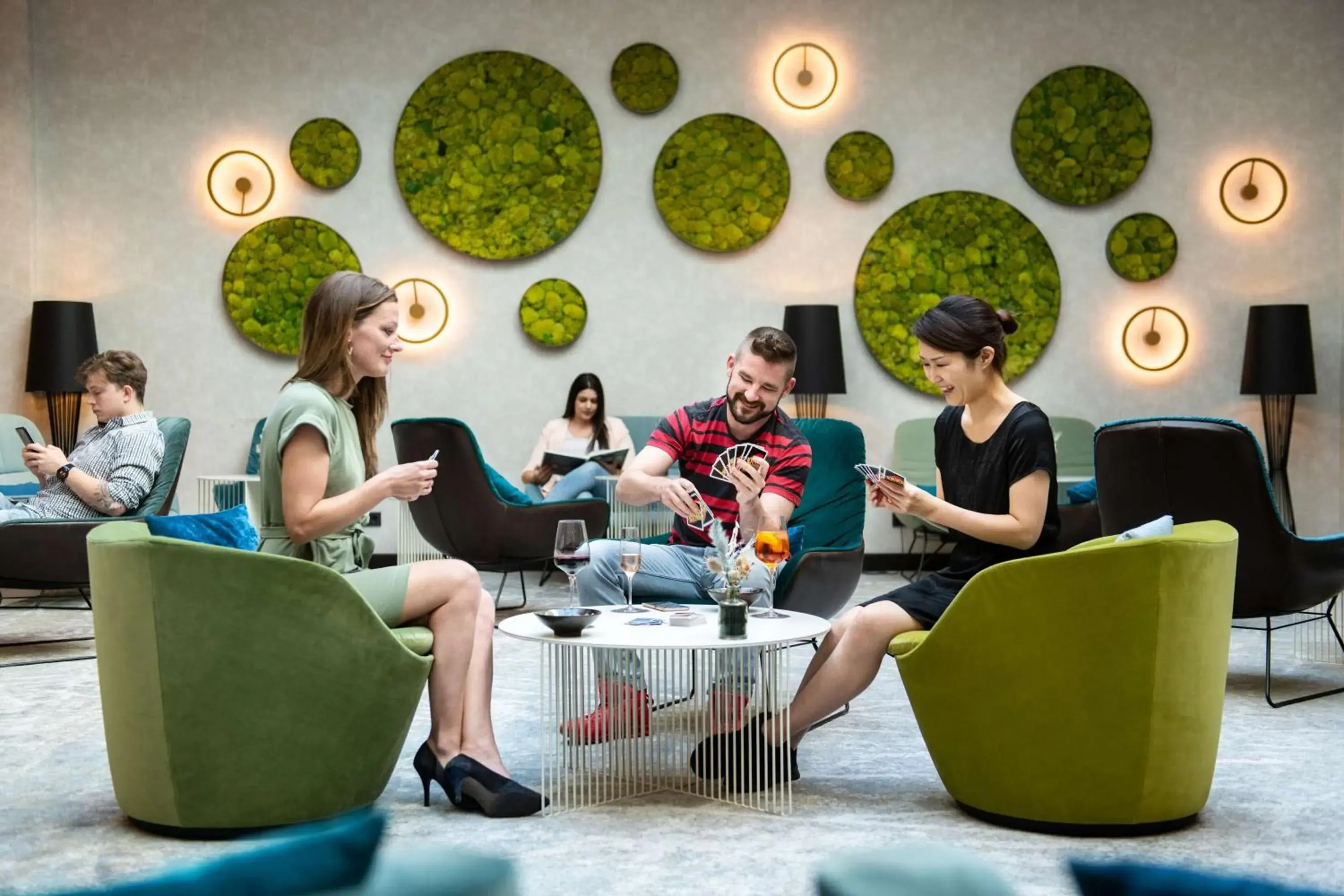 Lounge or bar in Hyatt Place Frankfurt Airport Lounge or bar in Hyatt Place Frankfurt Airport