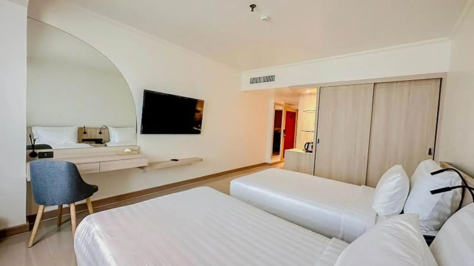 Bed in The Maruay Garden Hotel