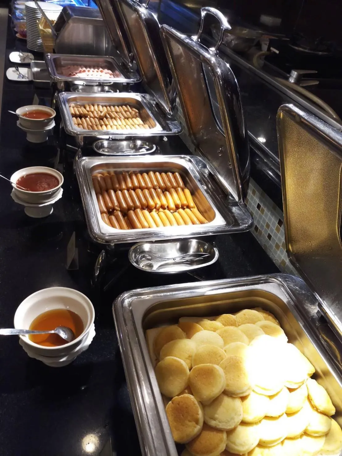 American breakfast in The Maruay Garden Hotel