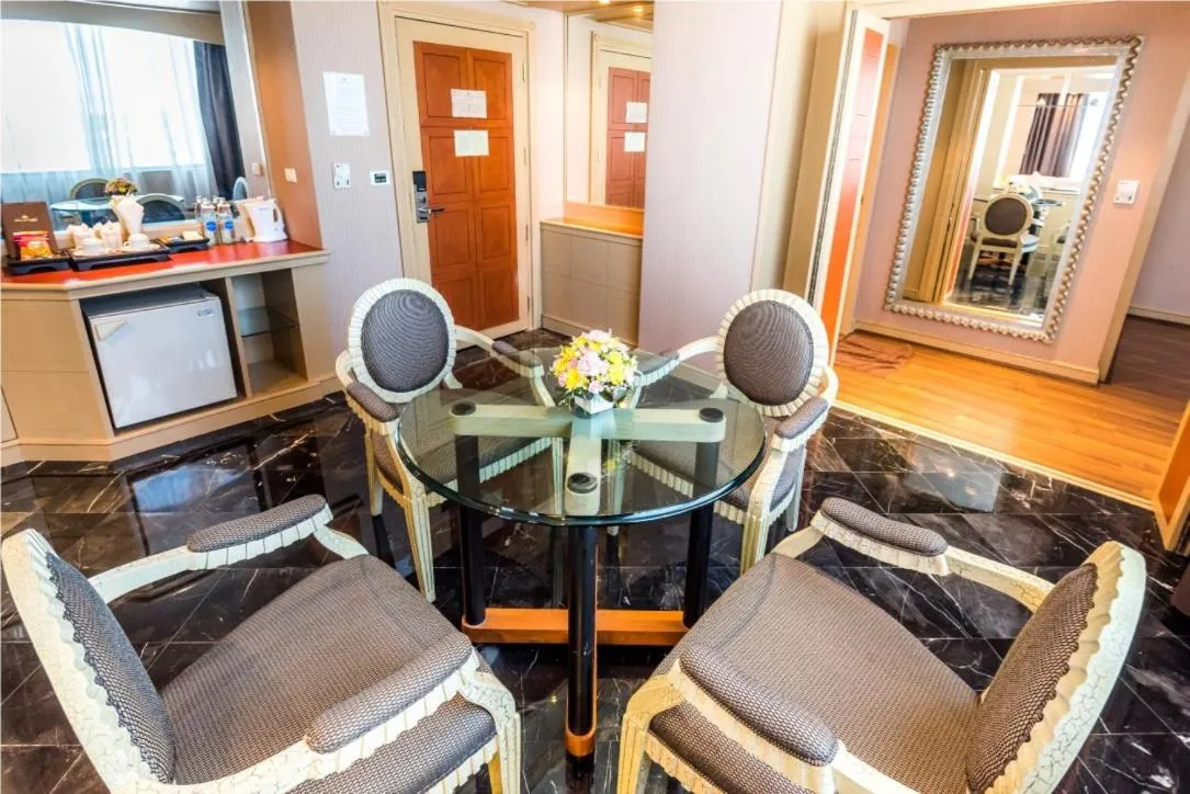 Living room in The Maruay Garden Hotel