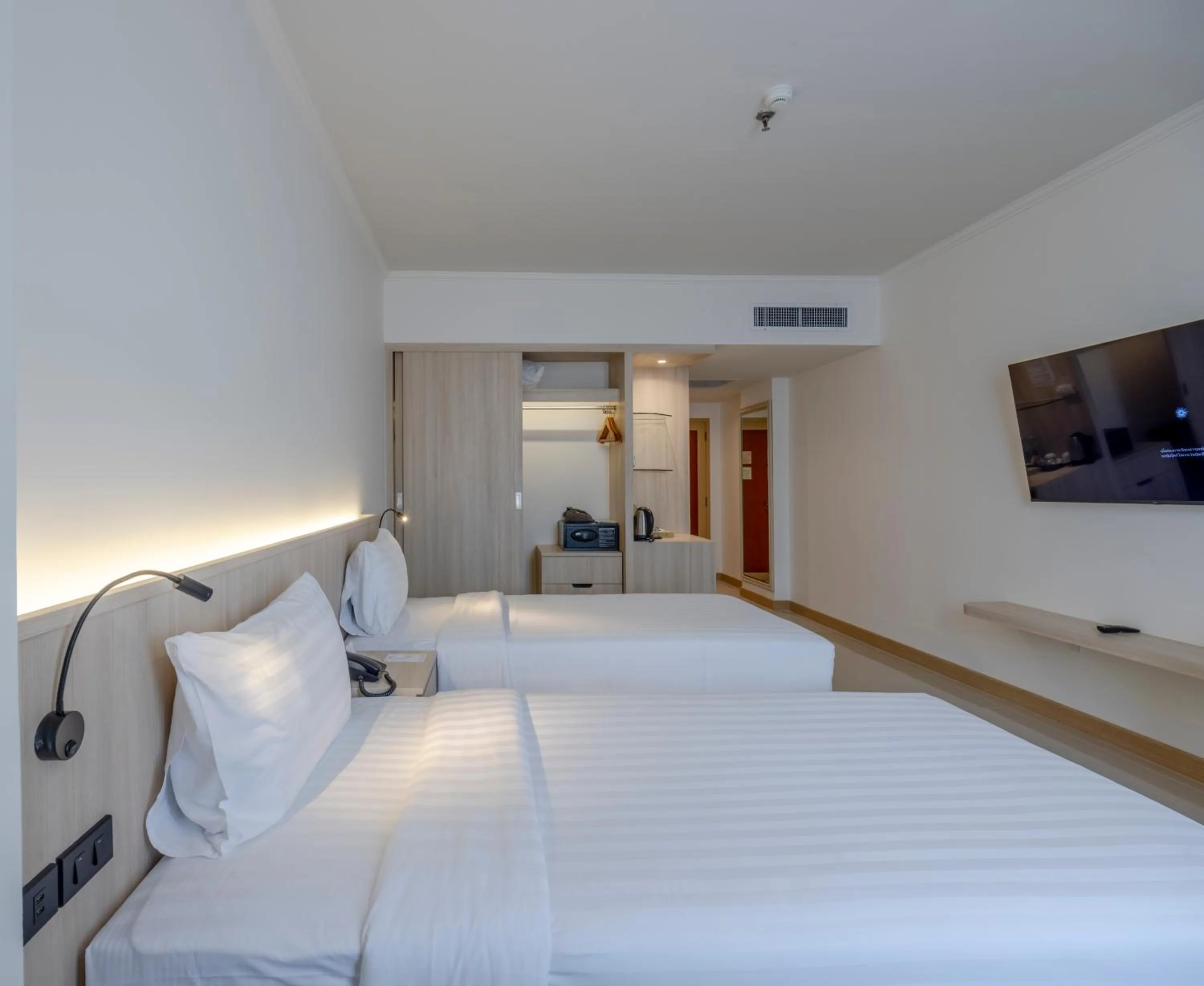 Photo of the whole room, Bed in The Maruay Garden Hotel